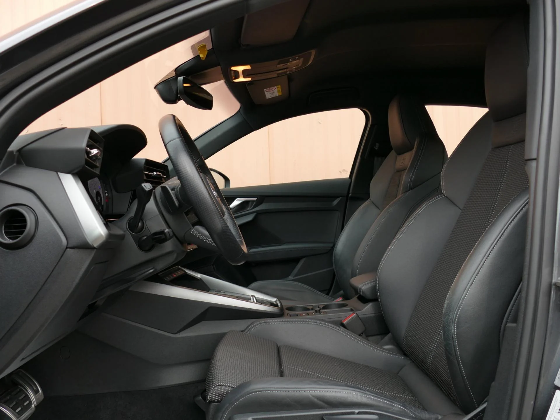 AUDI A3 berline - Miniature 6 sur 33 - Cliquer pour voir cette photo