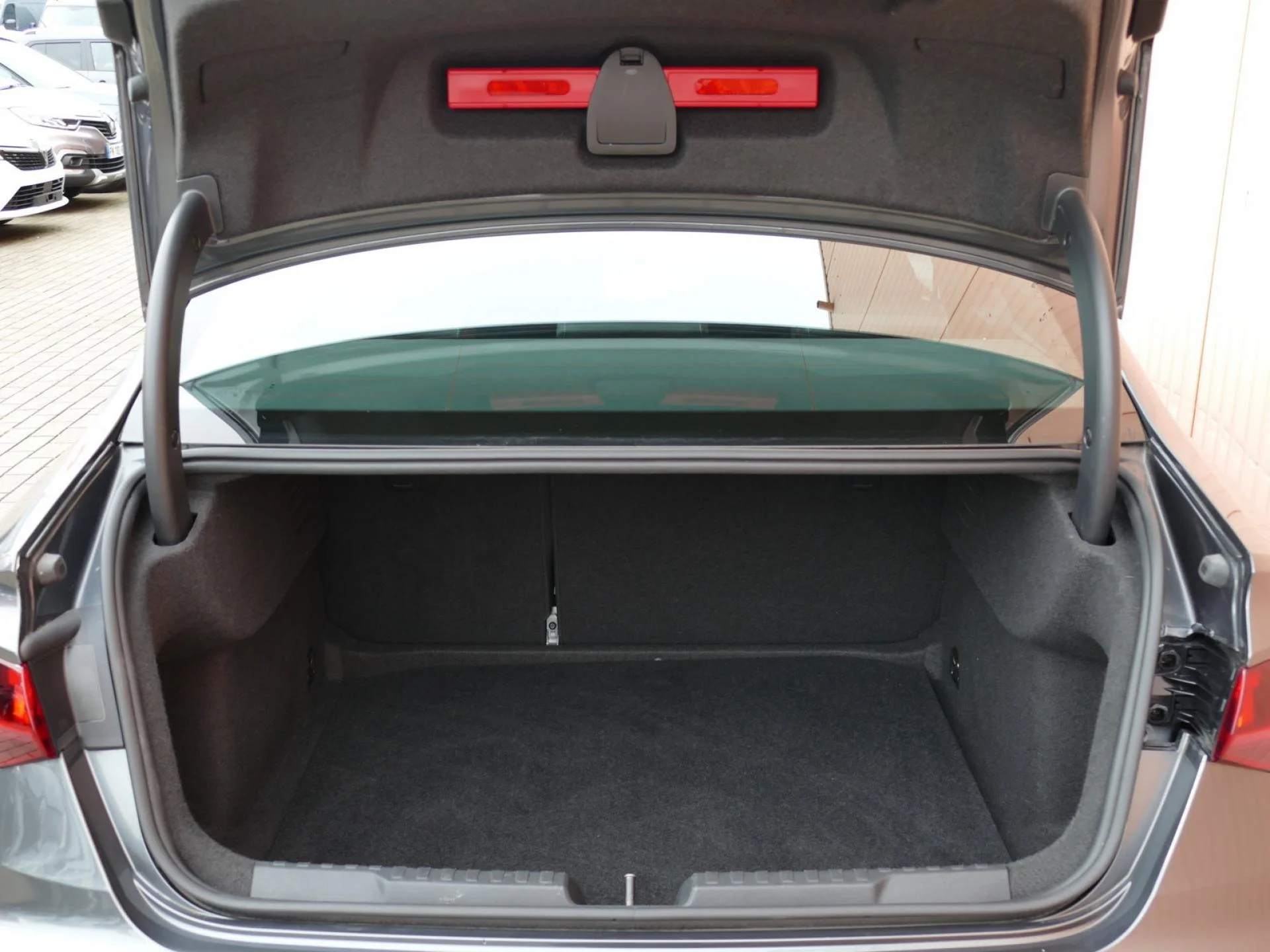 AUDI A3 berline - Miniature 8 sur 33 - Cliquer pour voir cette photo