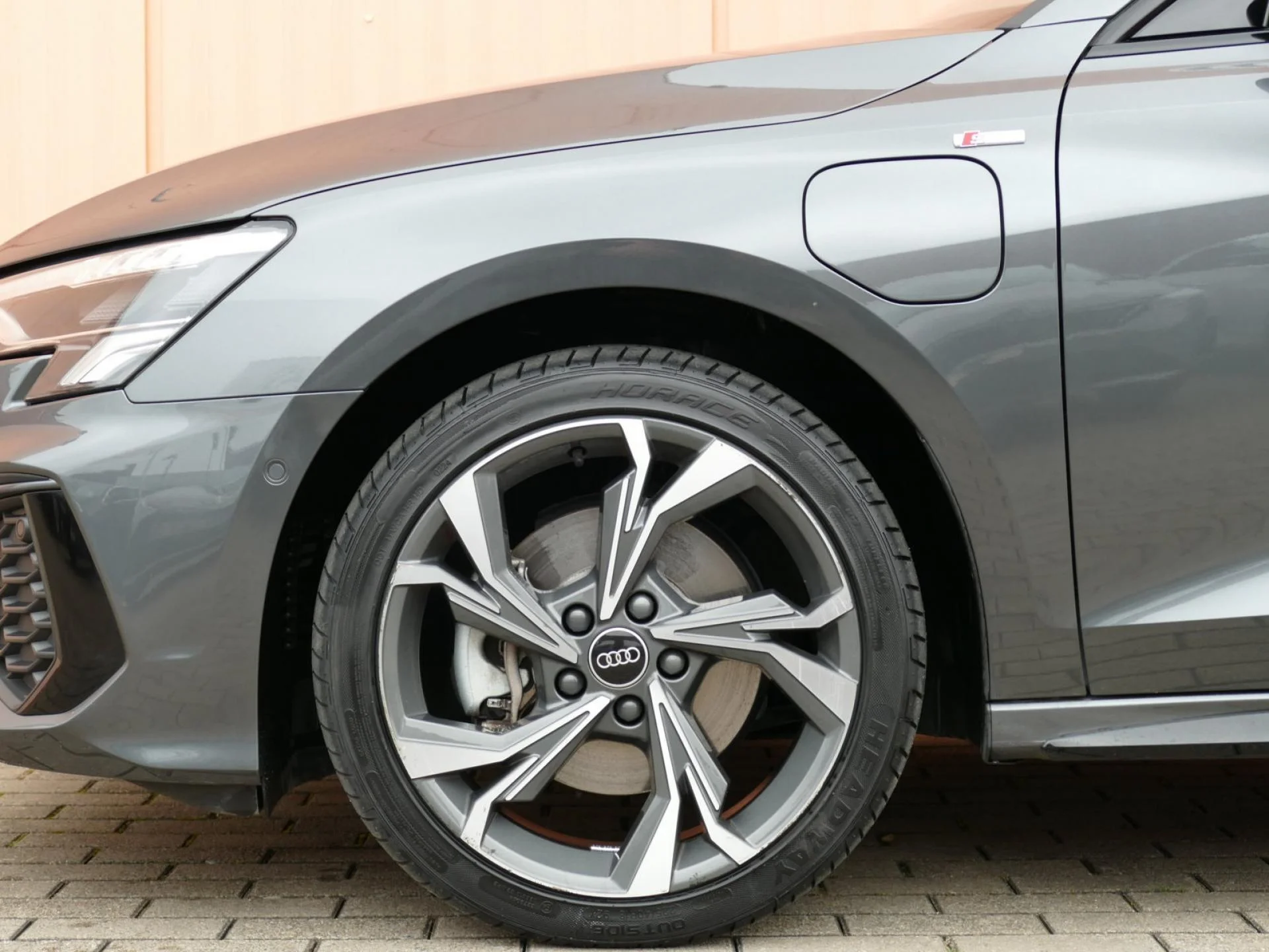 AUDI A3 SPORTBACK - Miniature 33 sur 34 - Cliquer pour voir cette photo