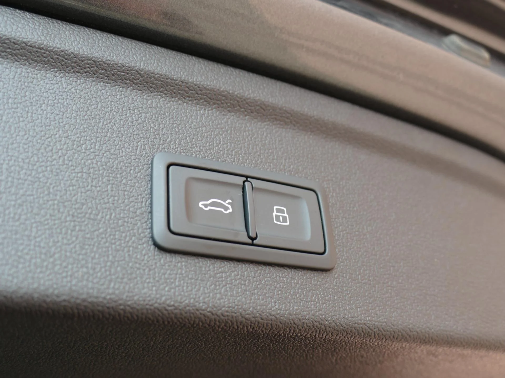 AUDI A3 SPORTBACK - Miniature 23 sur 34 - Cliquer pour voir cette photo