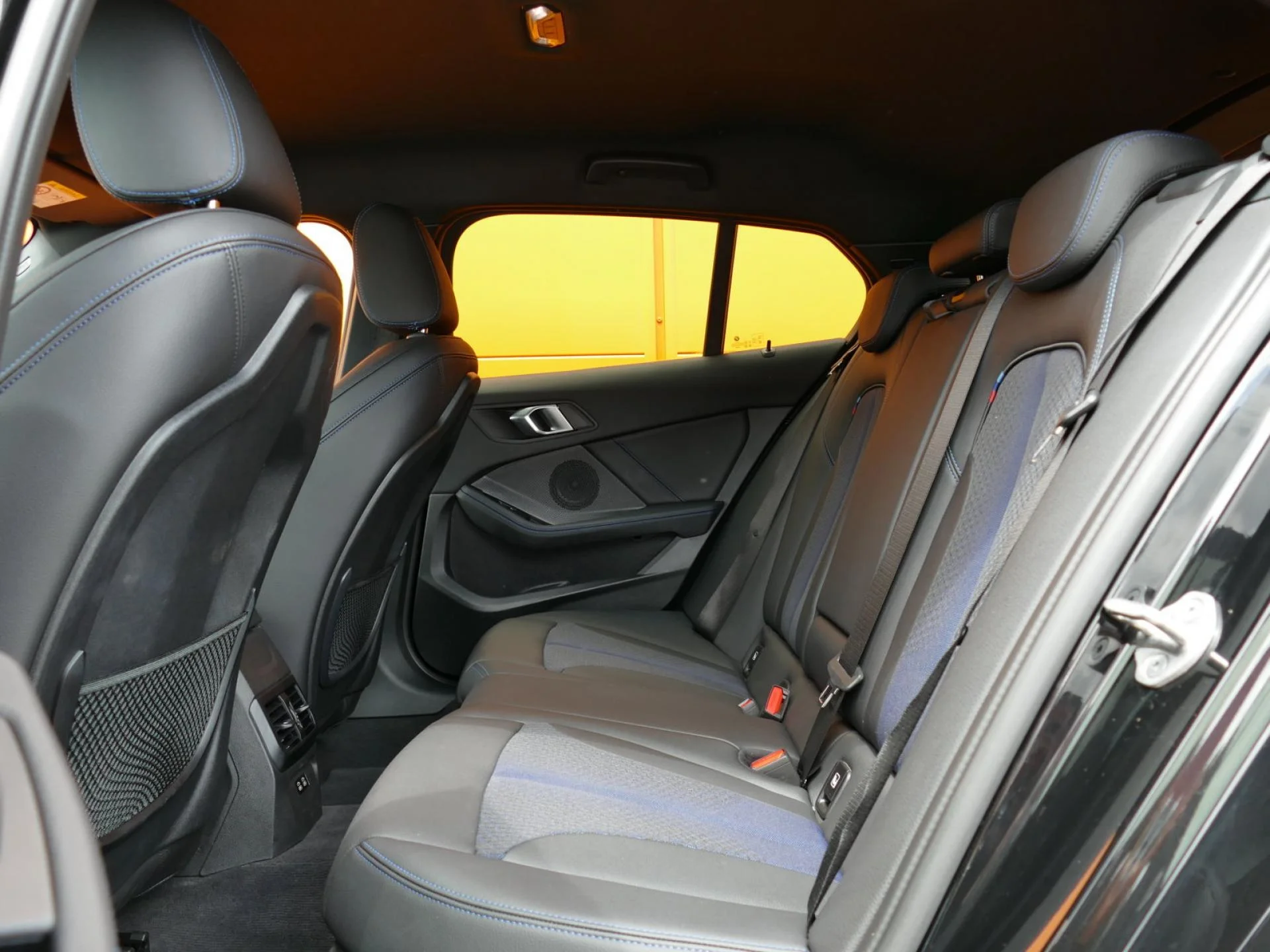 BMW SERIE 1 - Miniature 7 sur 36 - Cliquer pour voir cette photo