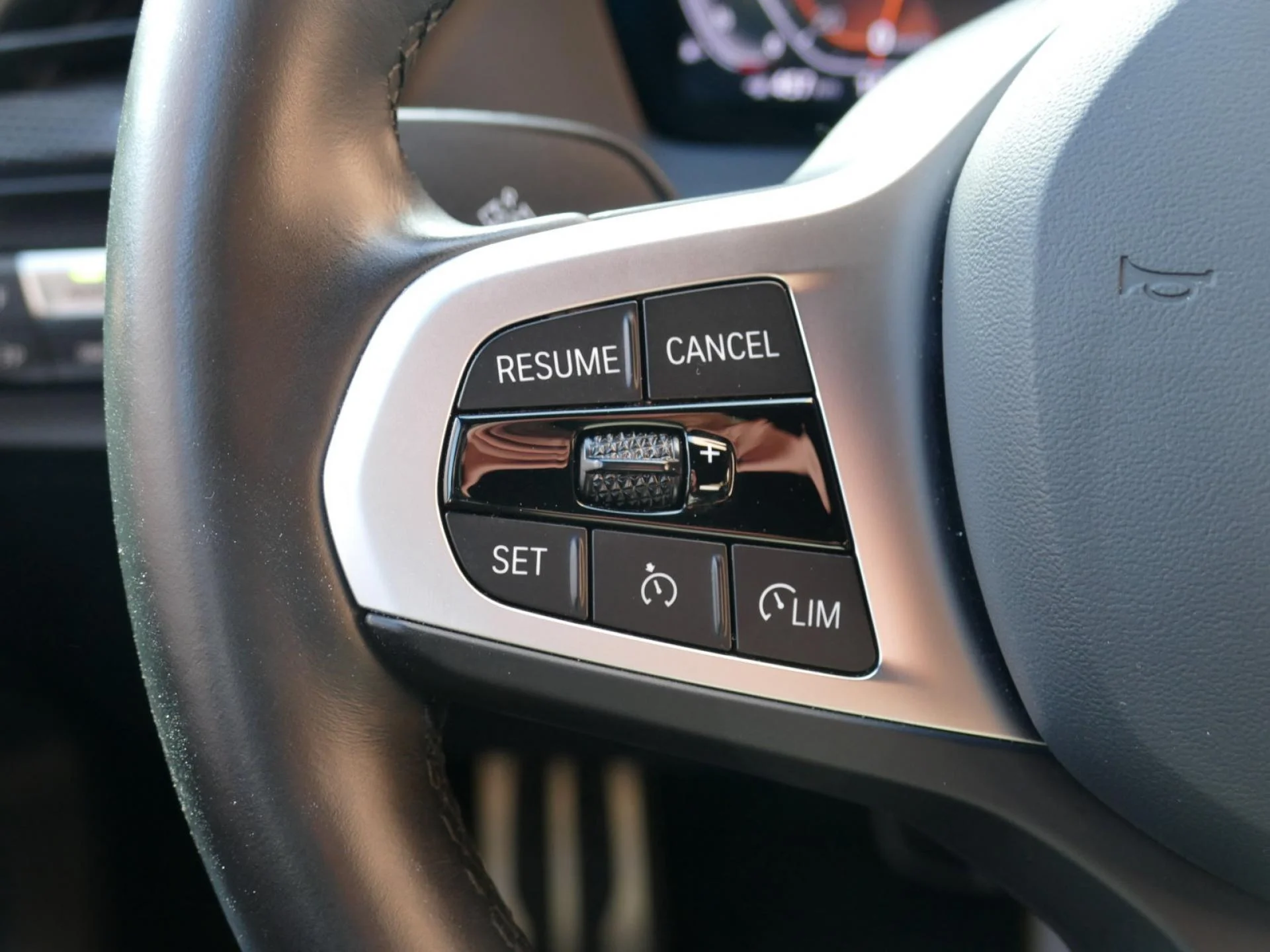 BMW SERIE 1 - Miniature 18 sur 36 - Cliquer pour voir cette photo