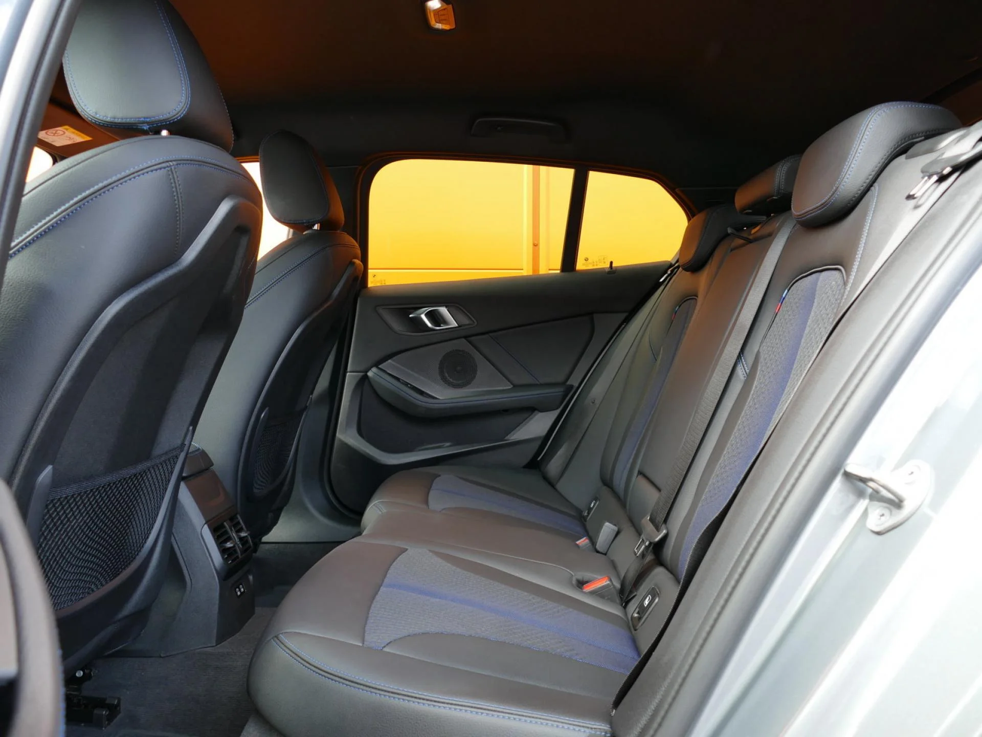 BMW SERIE 1 - Miniature 7 sur 35 - Cliquer pour voir cette photo