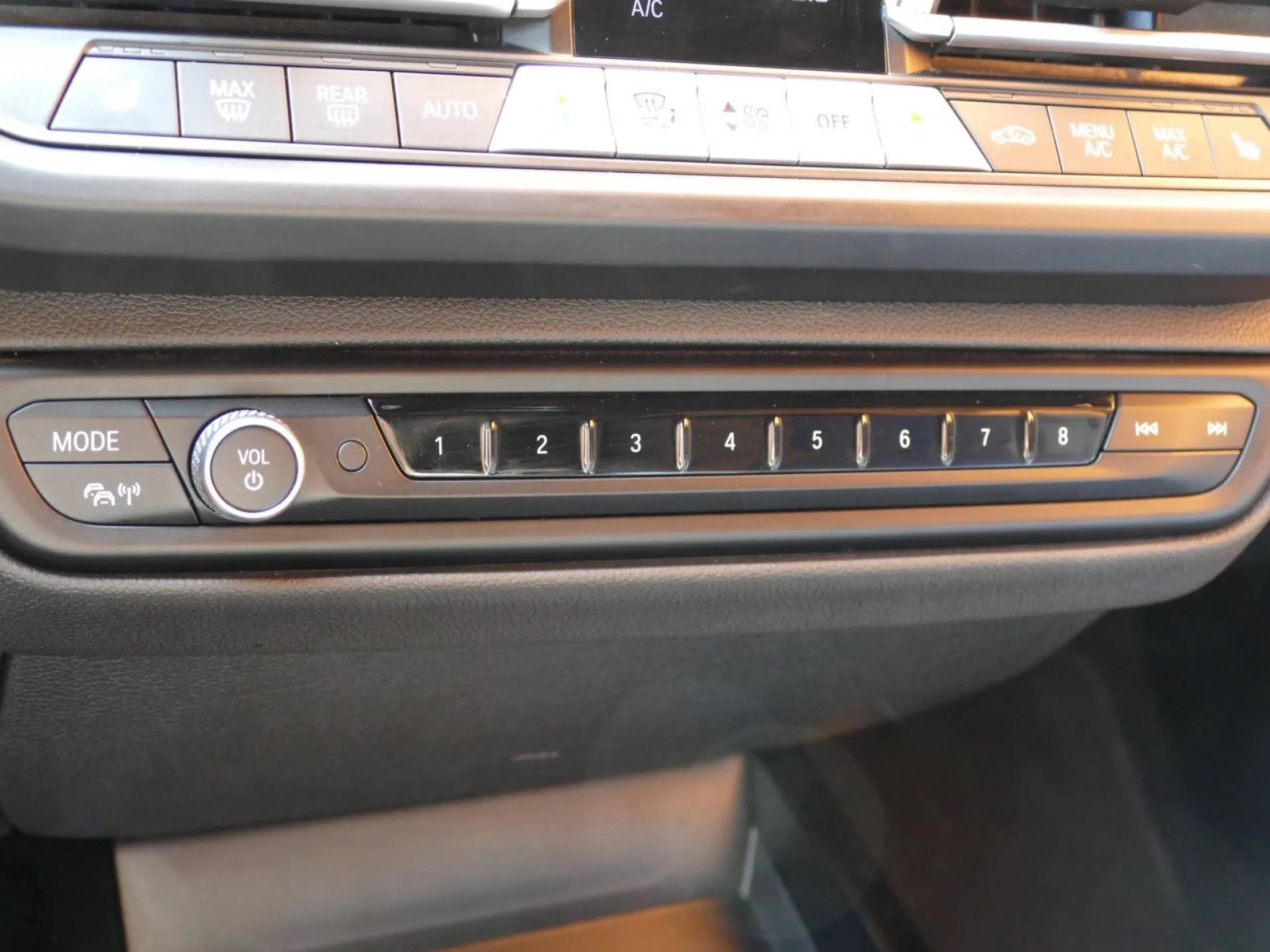 BMW SERIE 1 - Miniature 23 sur 35 - Cliquer pour voir cette photo