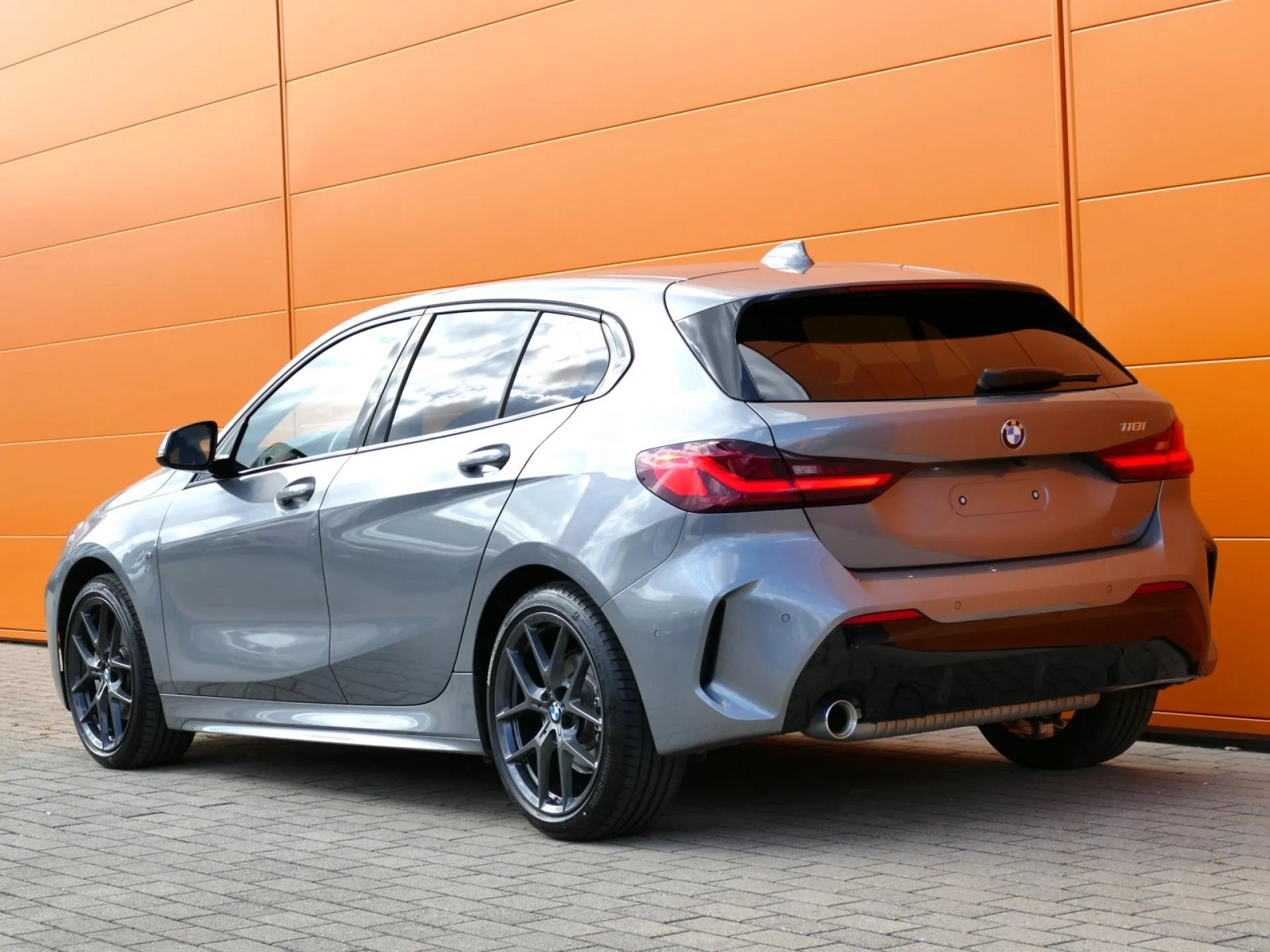 BMW SERIE 1 - Miniature 4 sur 35 - Cliquer pour voir cette photo