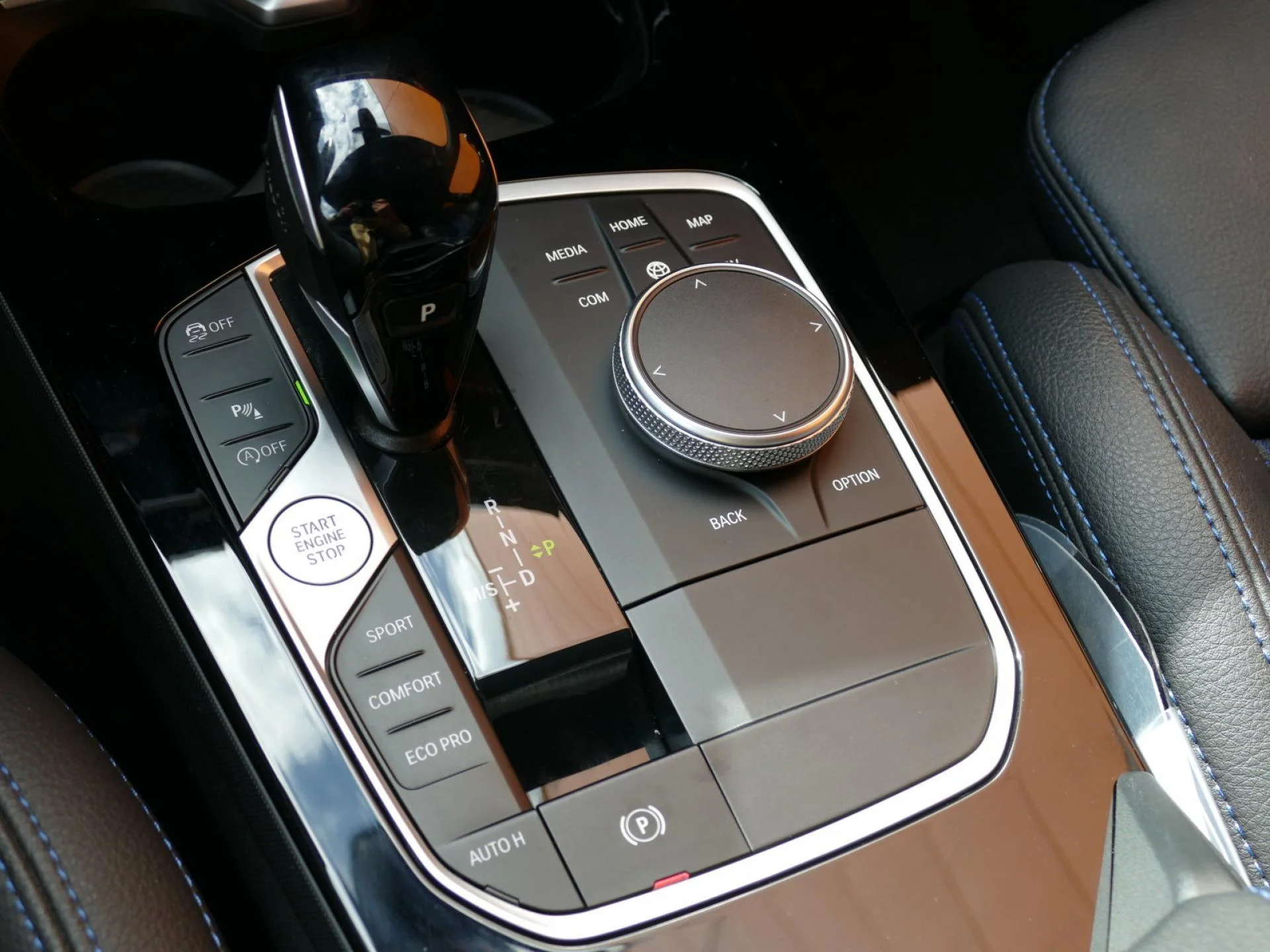 BMW SERIE 1 - Miniature 19 sur 35 - Cliquer pour voir cette photo
