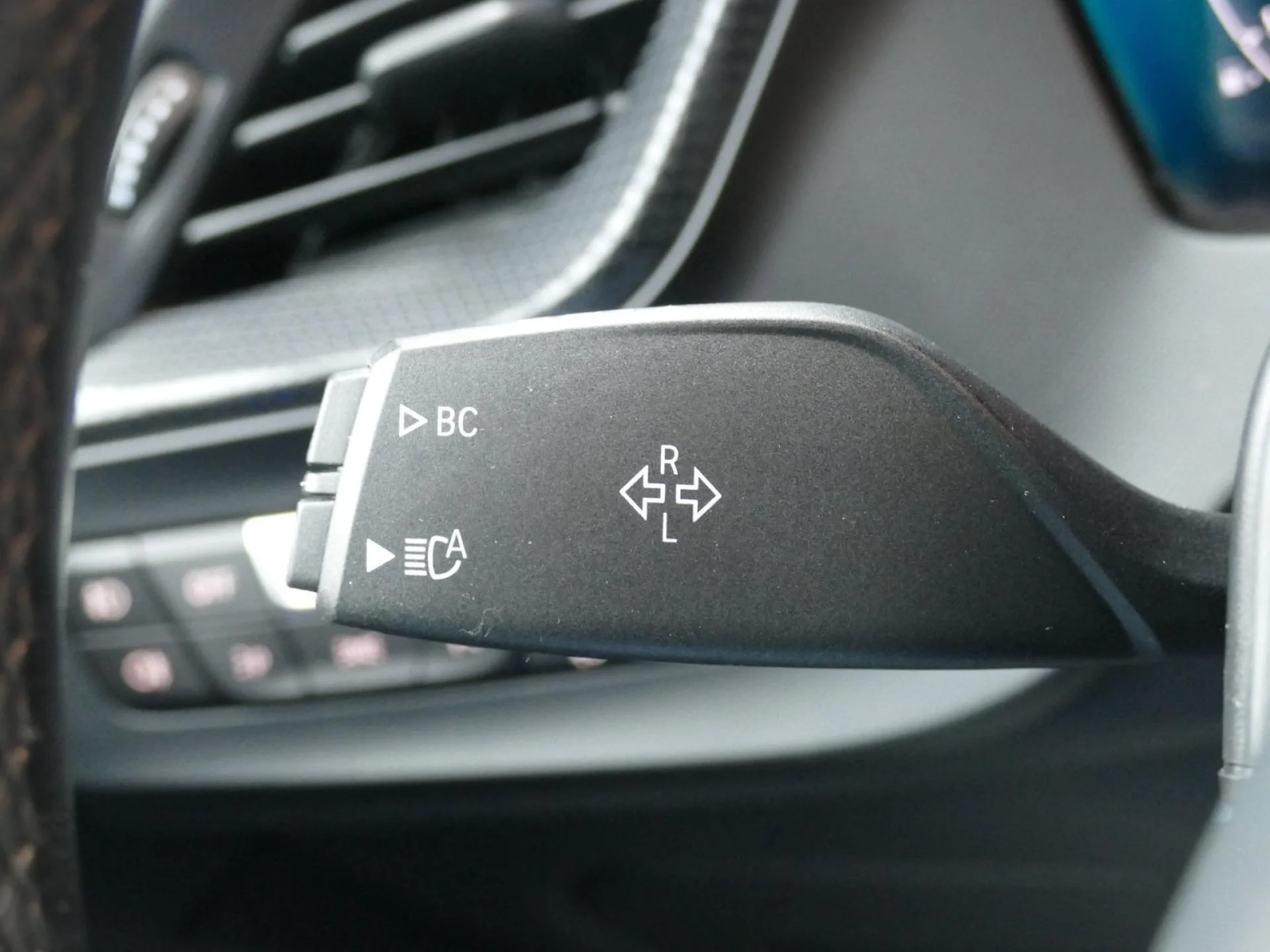BMW SERIE 1 - Miniature 23 sur 32 - Cliquer pour voir cette photo