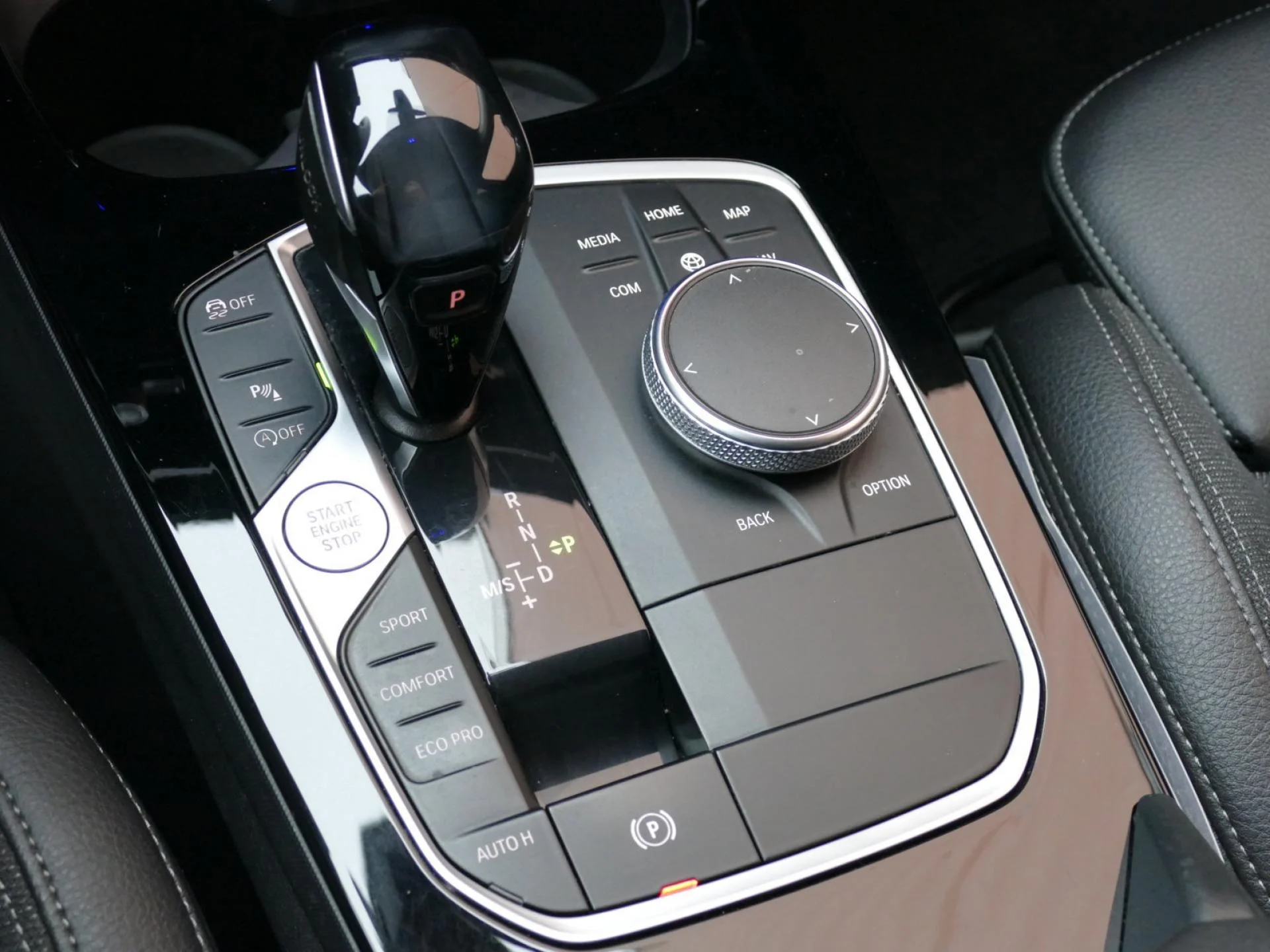 BMW SERIE 1 - Miniature 18 sur 32 - Cliquer pour voir cette photo
