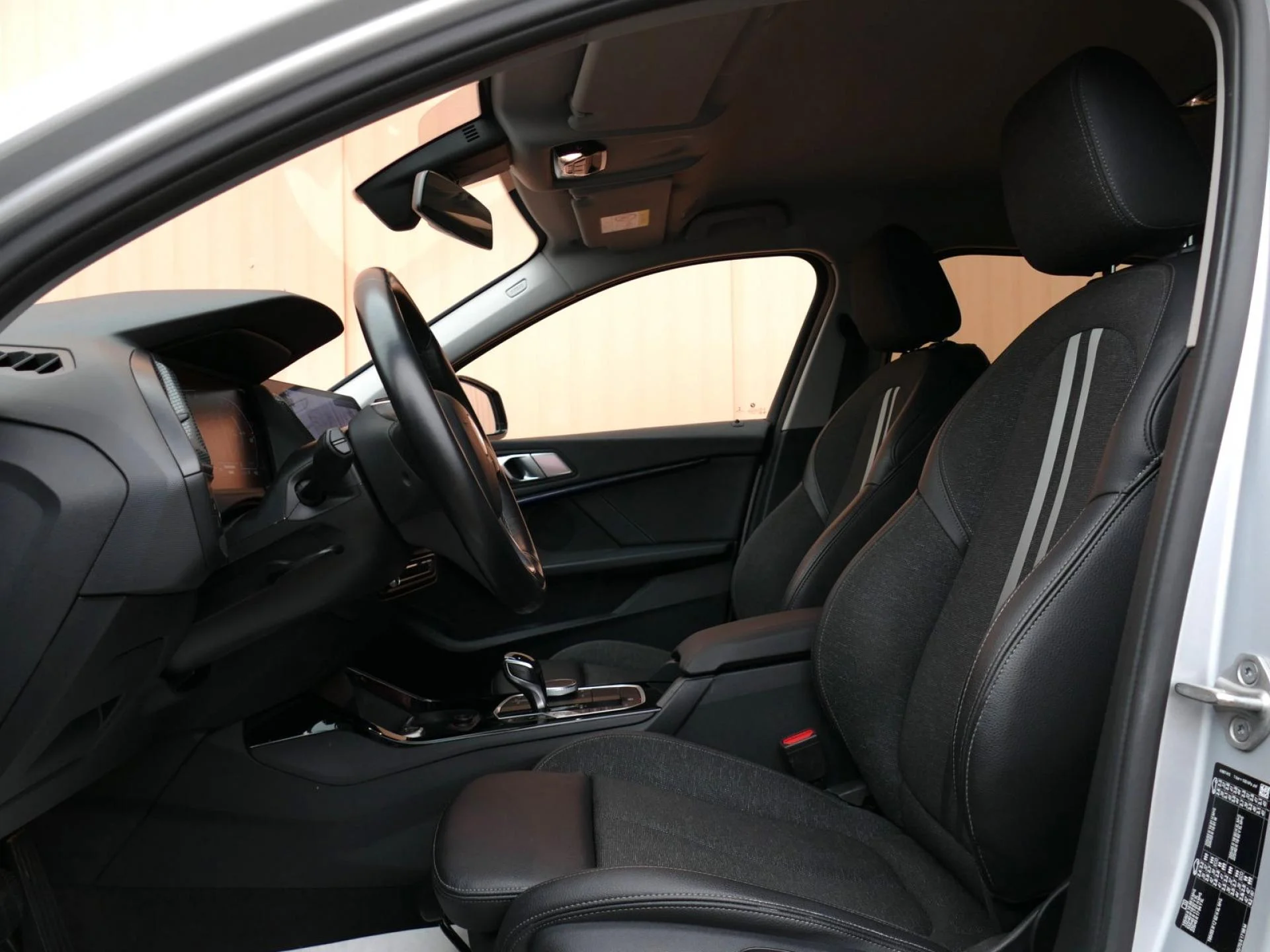 BMW SERIE 1 - Miniature 6 sur 32 - Cliquer pour voir cette photo