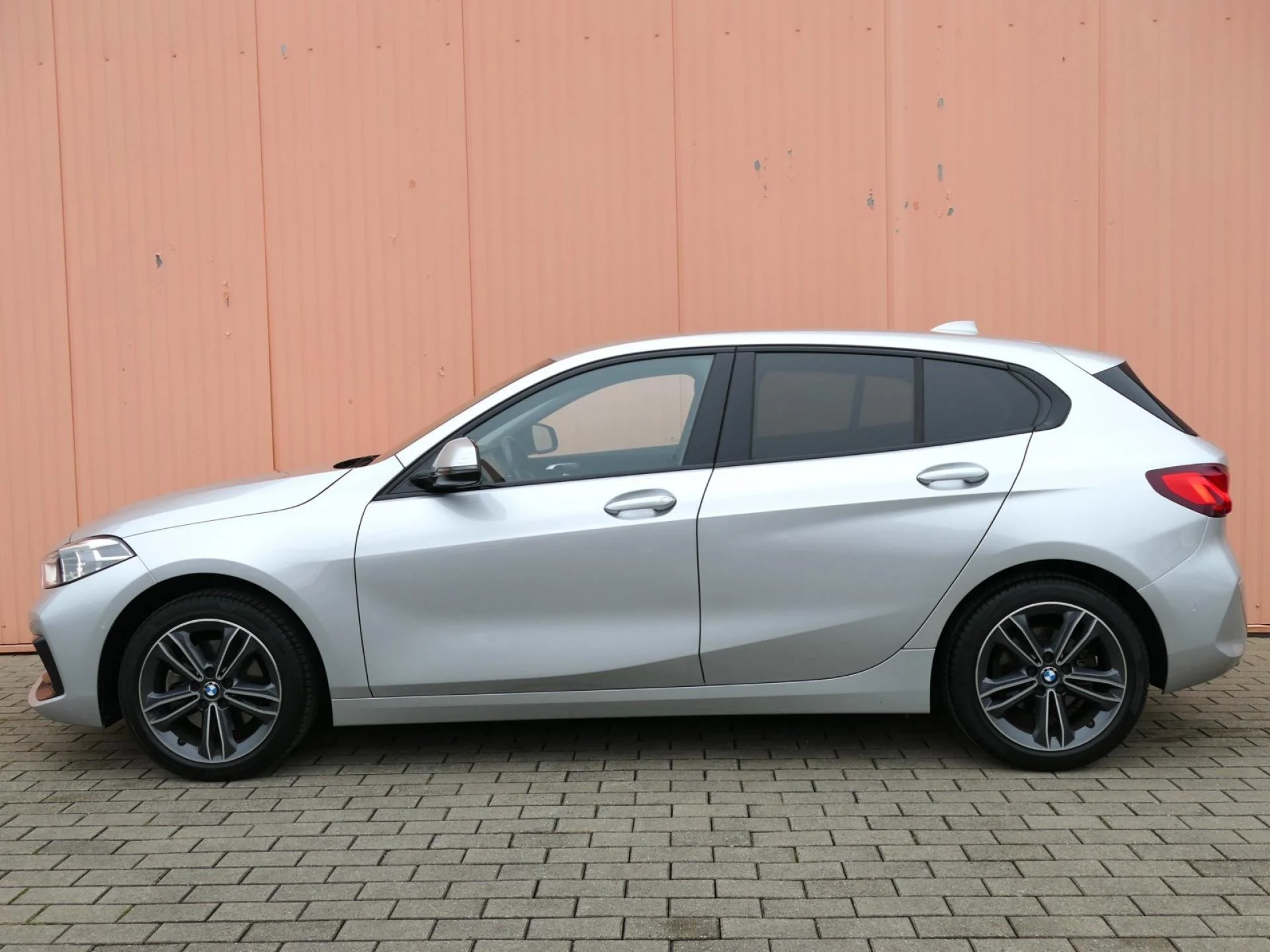 BMW SERIE 1 - Miniature 3 sur 32 - Cliquer pour voir cette photo