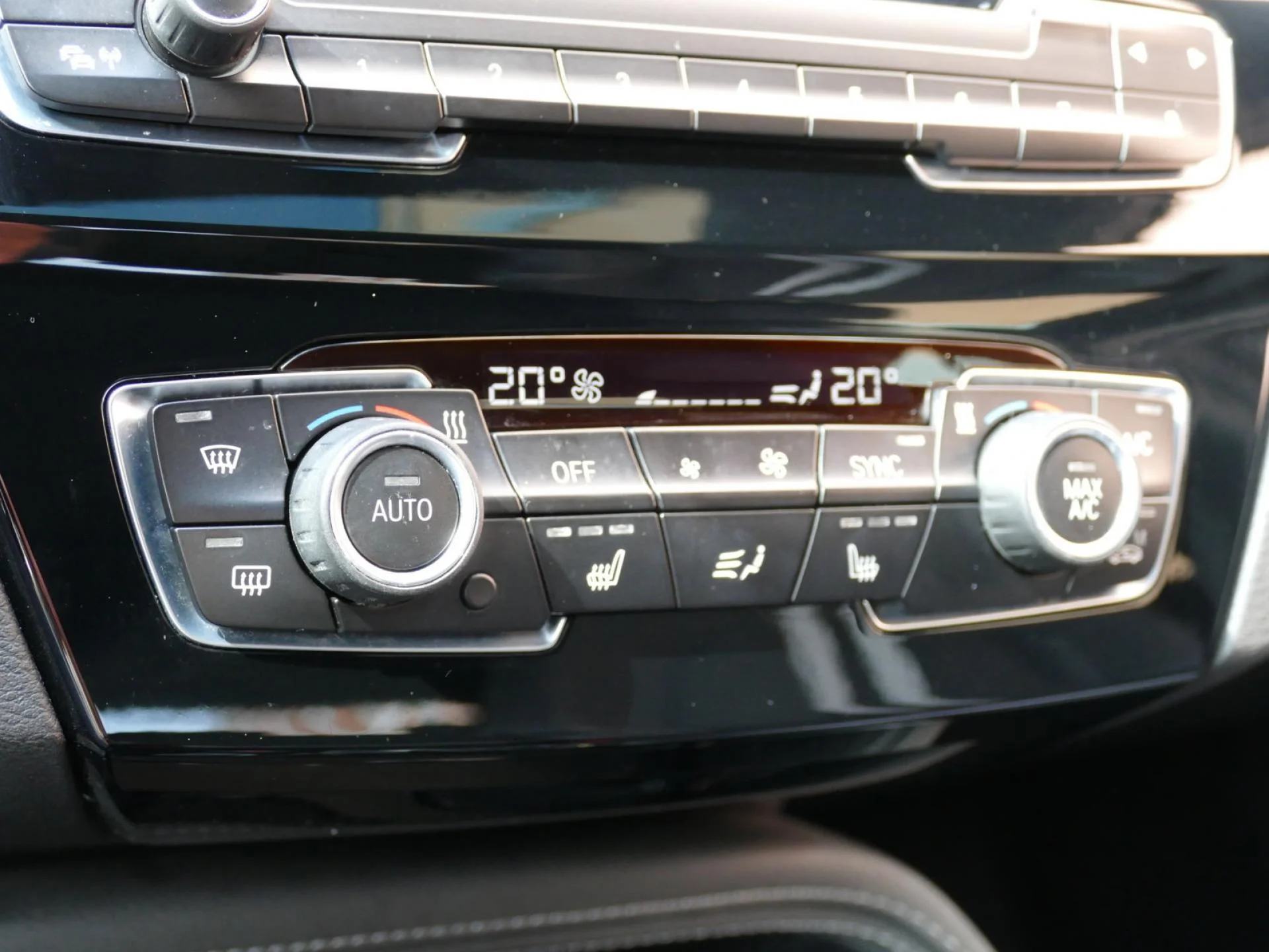 BMW X1 - Miniature 14 sur 35 - Cliquer pour voir cette photo
