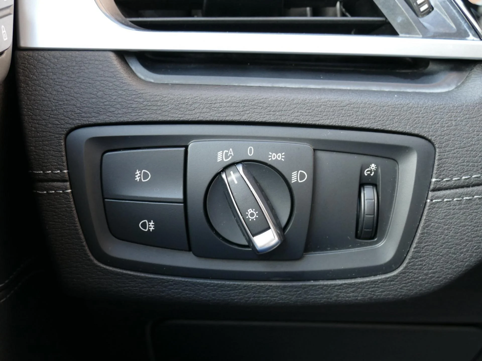 BMW X1 - Miniature 22 sur 35 - Cliquer pour voir cette photo