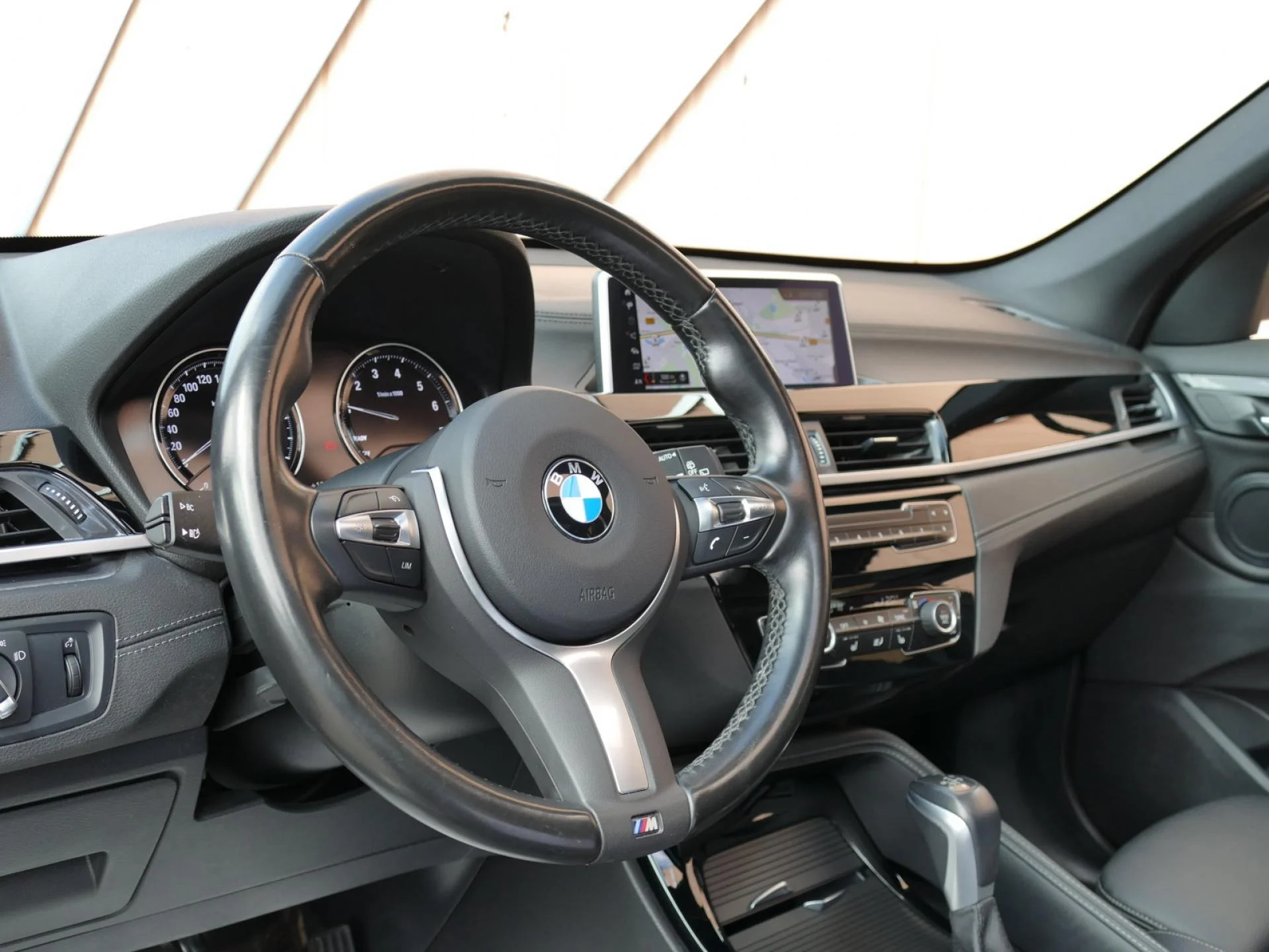 BMW X1 - Miniature 16 sur 35 - Cliquer pour voir cette photo