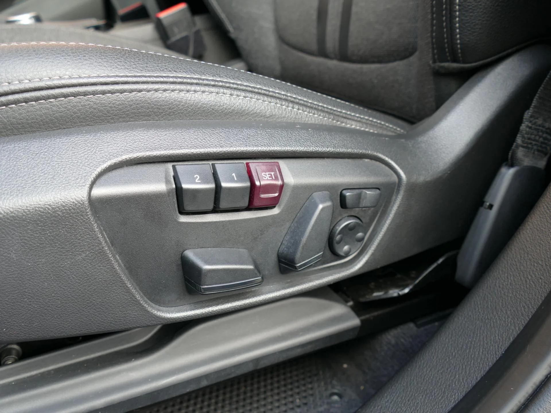 BMW X1 - Miniature 21 sur 35 - Cliquer pour voir cette photo