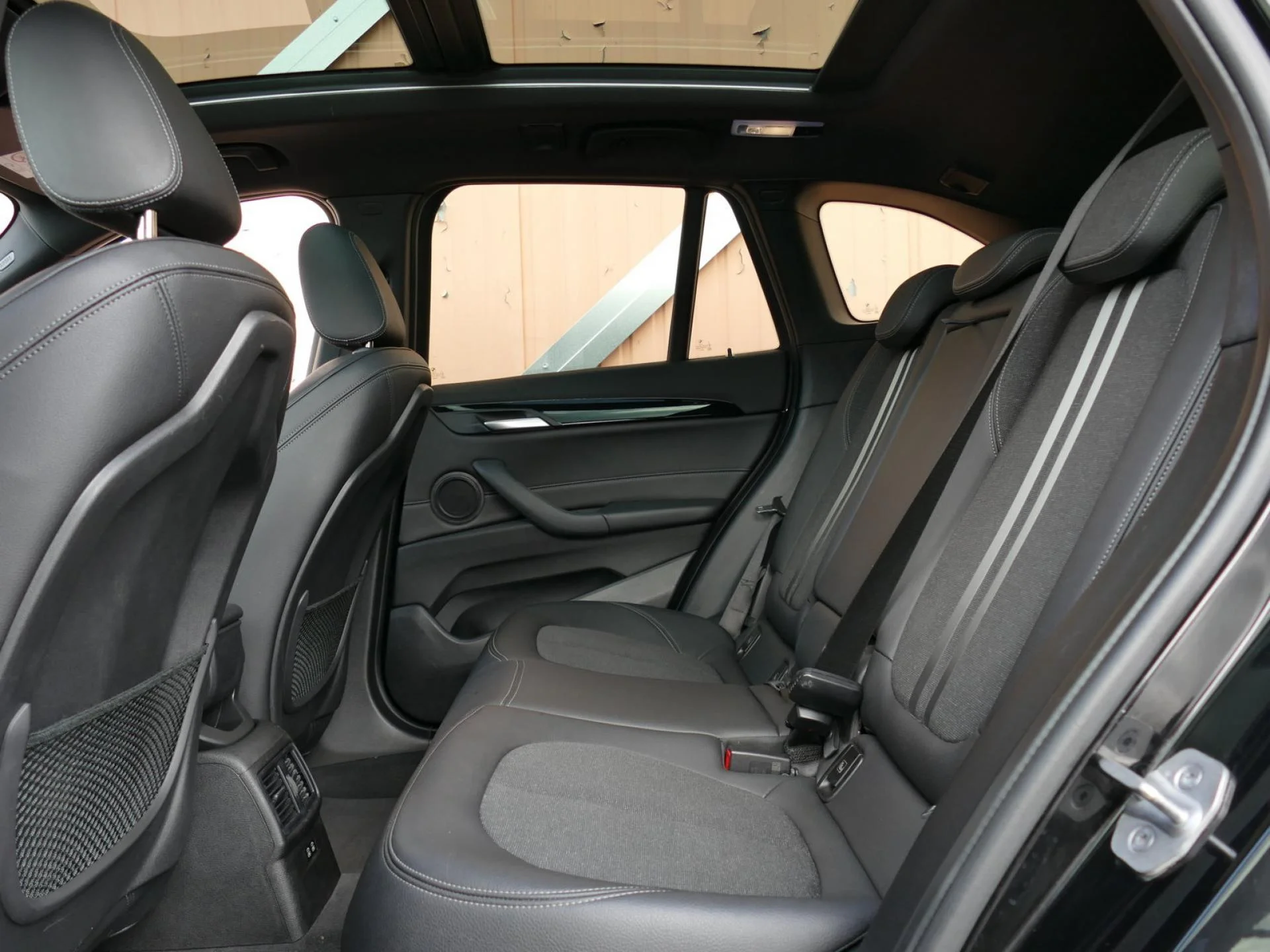 BMW X1 - Miniature 7 sur 35 - Cliquer pour voir cette photo