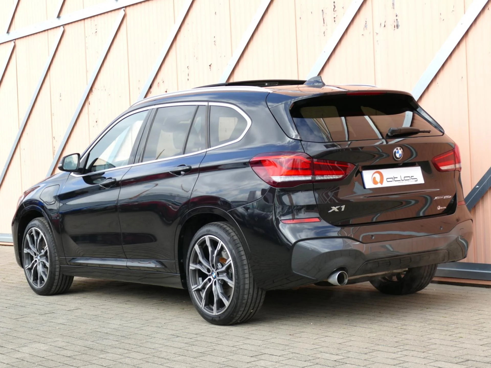BMW X1 - Miniature 4 sur 35 - Cliquer pour voir cette photo