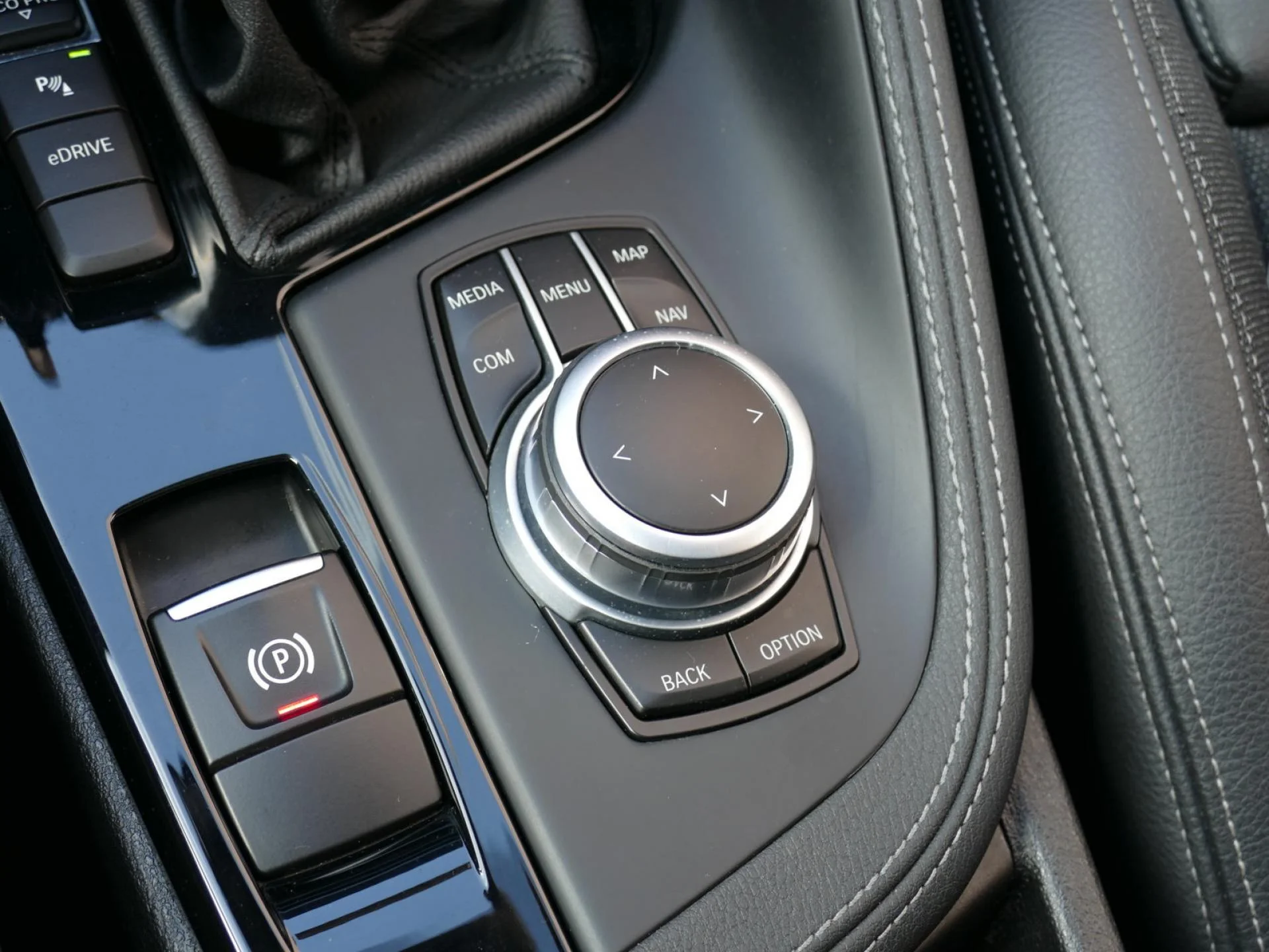 BMW X1 - Miniature 19 sur 35 - Cliquer pour voir cette photo