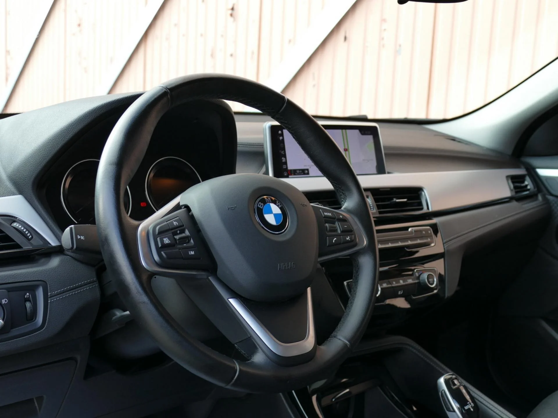 BMW X2 - Miniature 15 sur 34 - Cliquer pour voir cette photo