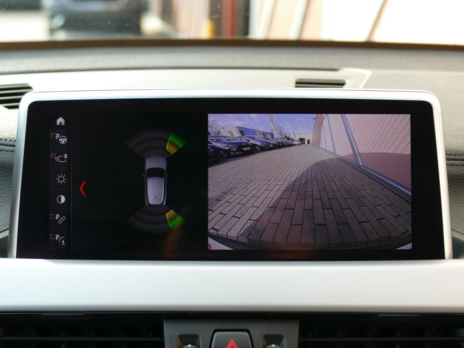 BMW X2 - Miniature 10 sur 34 - Cliquer pour voir cette photo