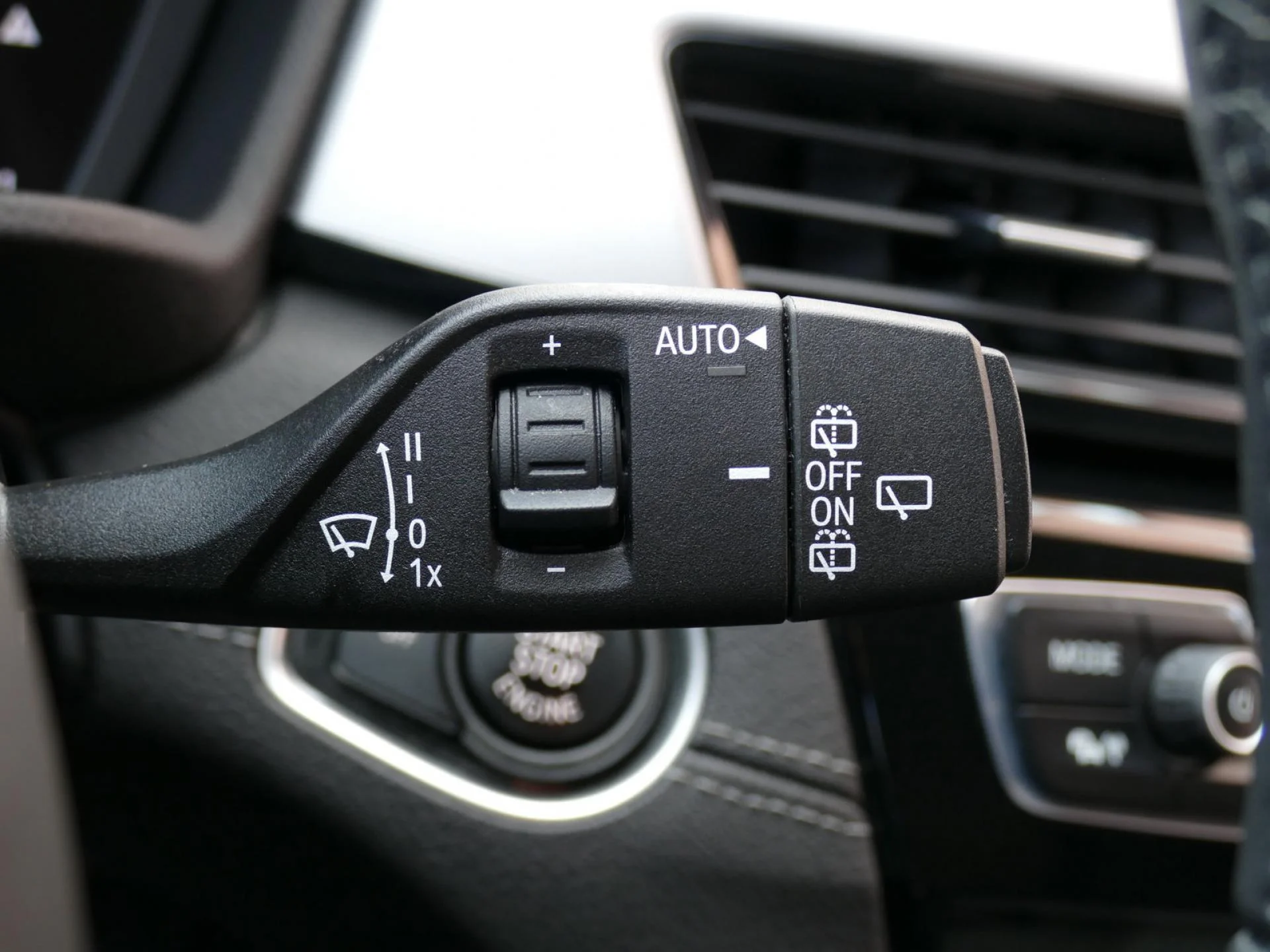 BMW X2 - Miniature 28 sur 34 - Cliquer pour voir cette photo
