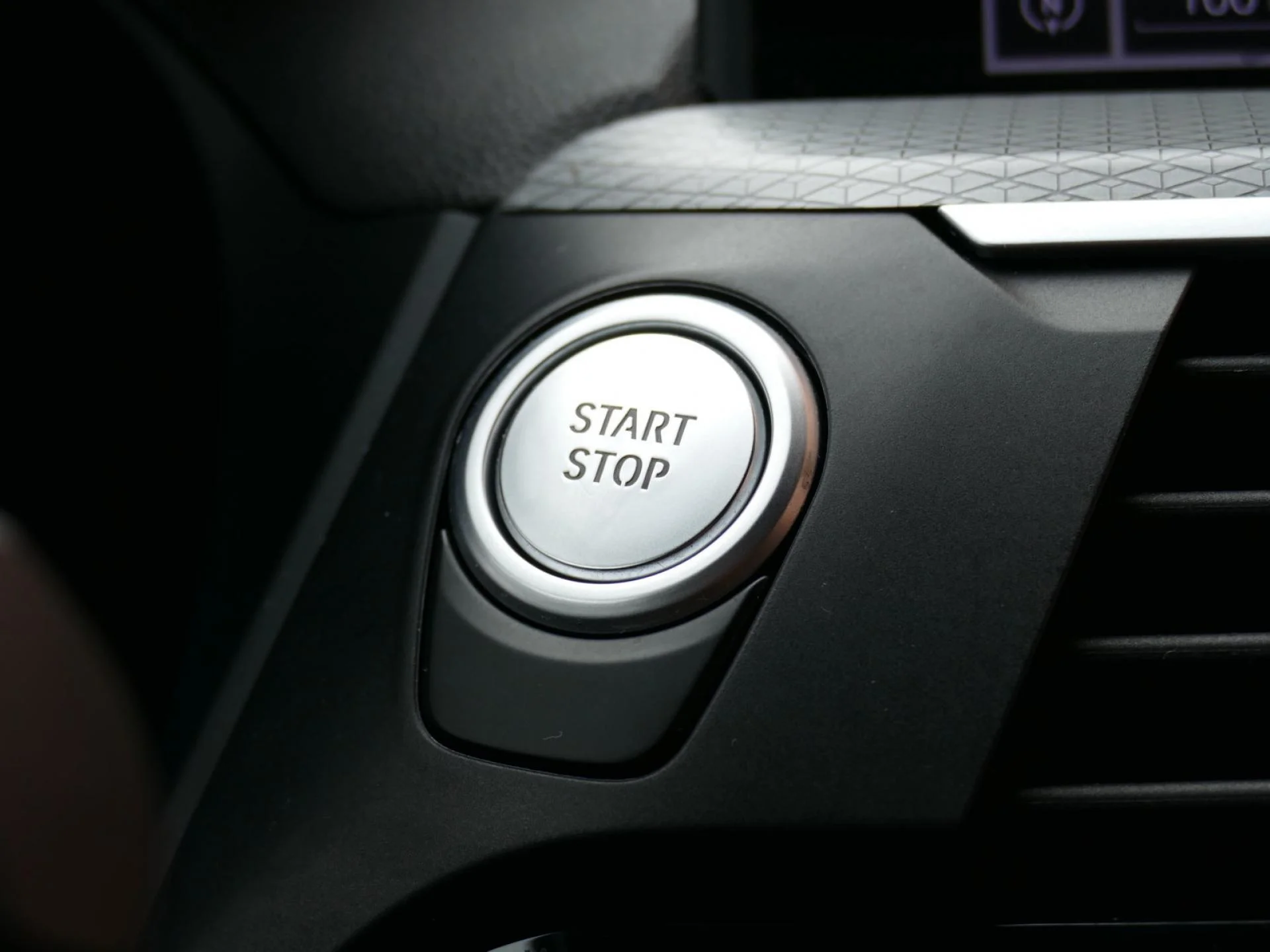 BMW X3 - Miniature 19 sur 38 - Cliquer pour voir cette photo