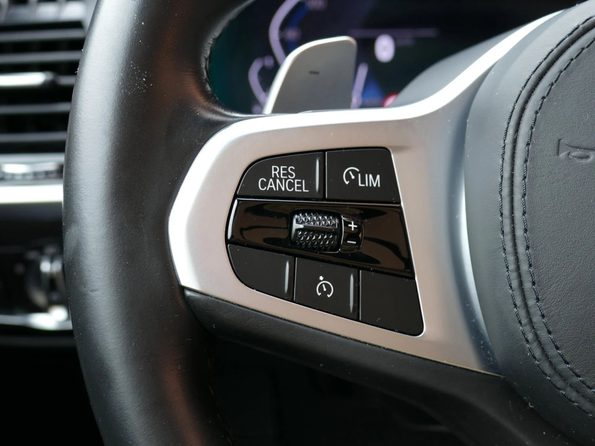 BMW X3 - Miniature 20 sur 38 - Cliquer pour voir cette photo
