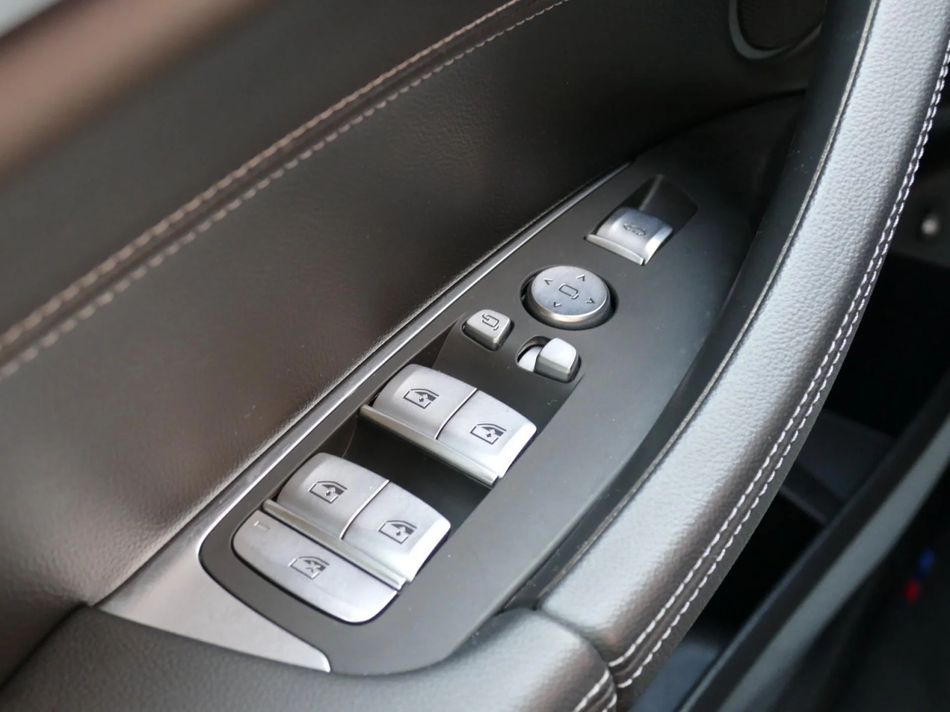 BMW X3 - Miniature 28 sur 38 - Cliquer pour voir cette photo