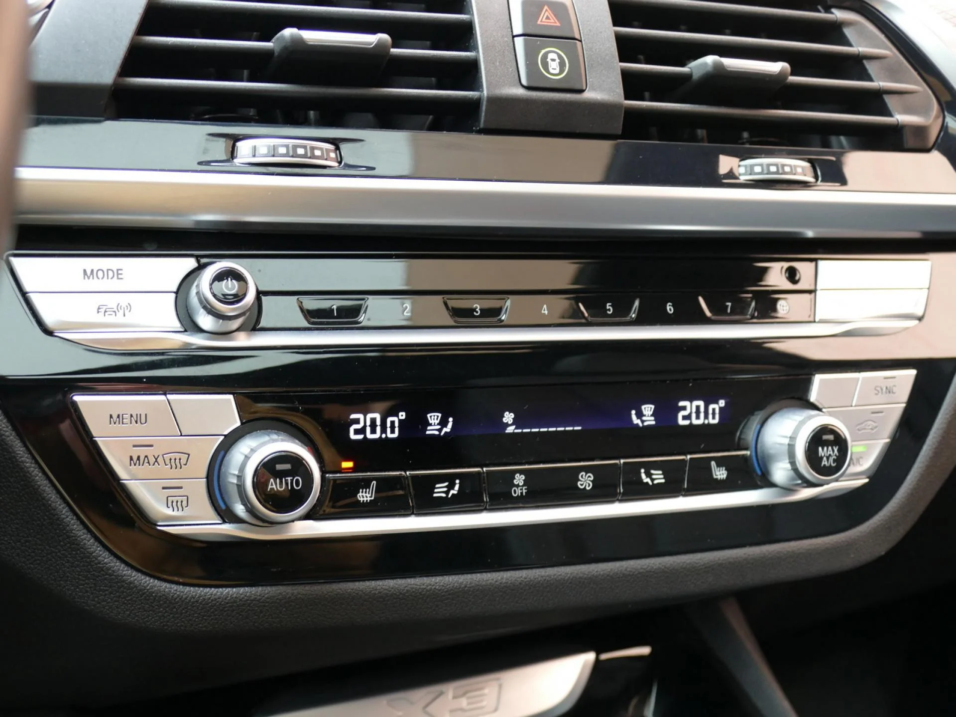 BMW X3 - Miniature 14 sur 38 - Cliquer pour voir cette photo