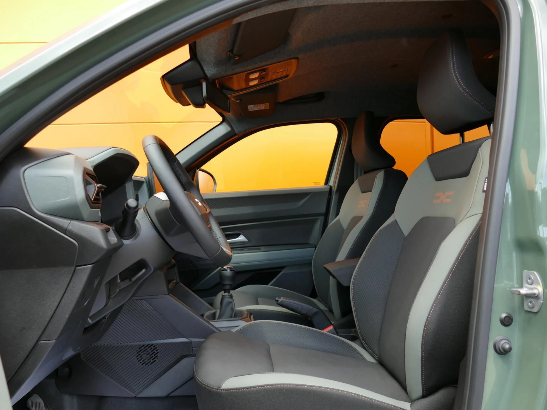 DACIA DUSTER - Miniature 6 sur 36 - Cliquer pour voir cette photo