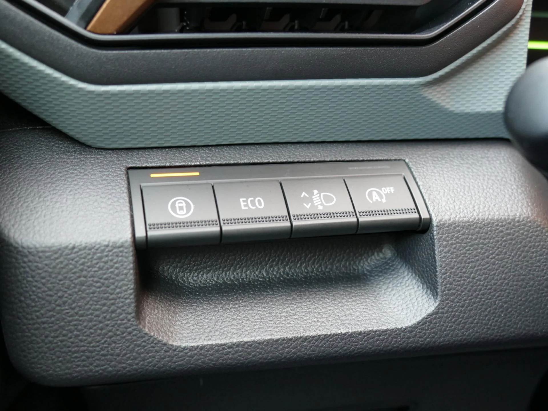 DACIA DUSTER - Miniature 20 sur 36 - Cliquer pour voir cette photo
