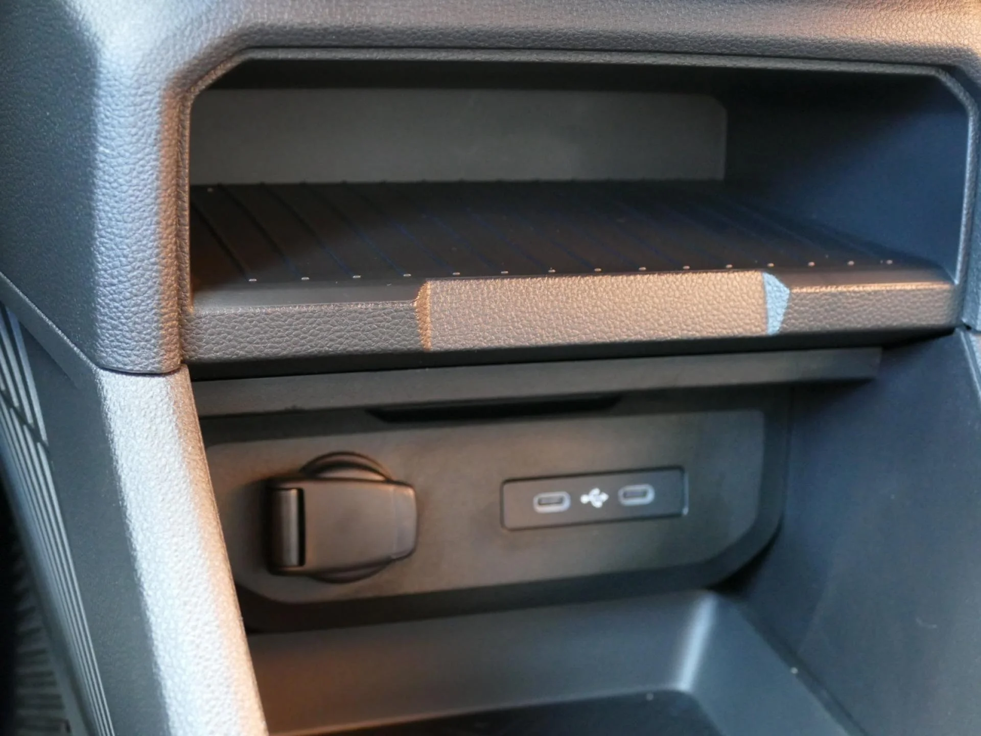 DACIA DUSTER - Miniature 21 sur 36 - Cliquer pour voir cette photo