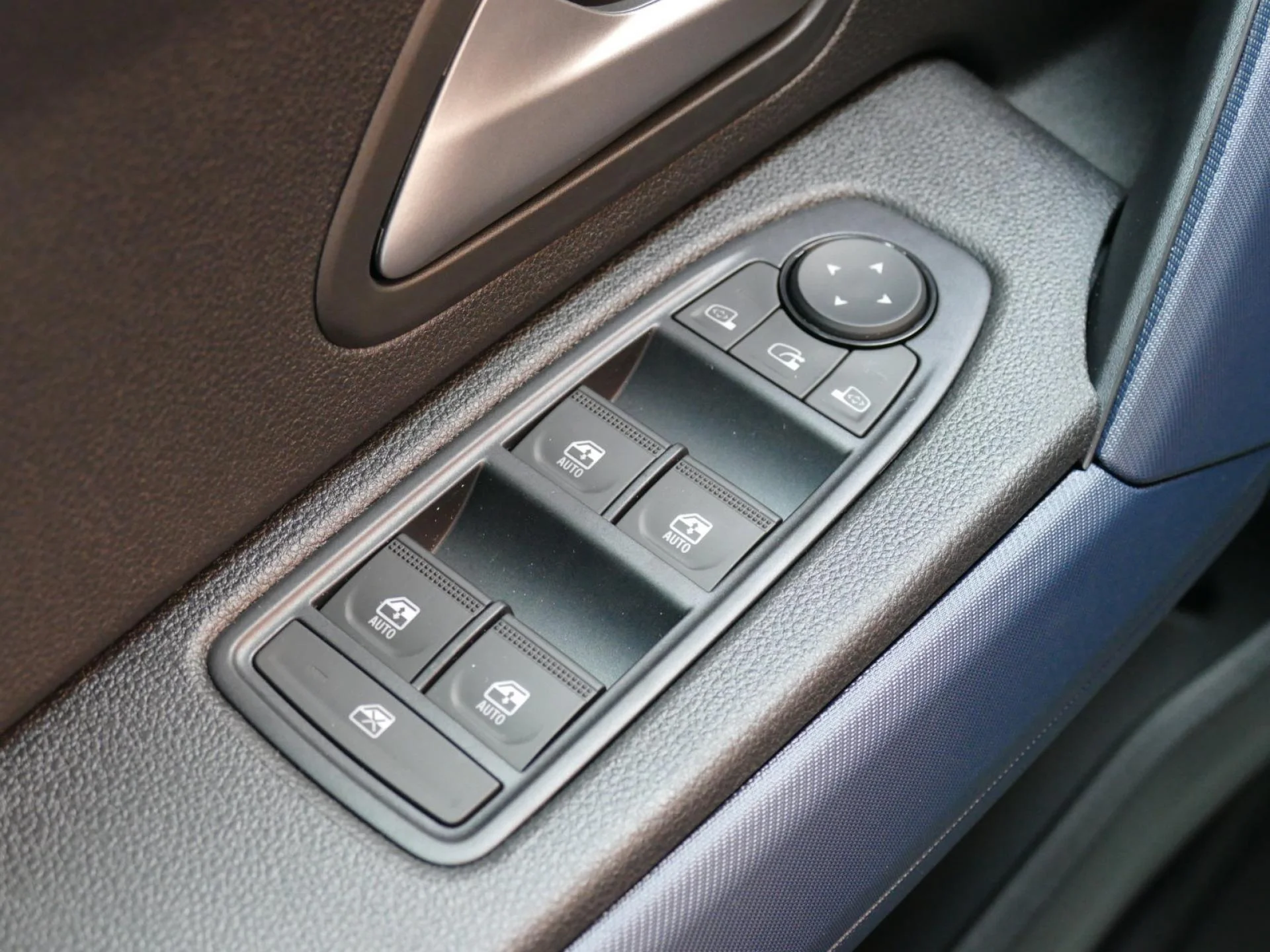 DACIA DUSTER - Miniature 24 sur 26 - Cliquer pour voir cette photo