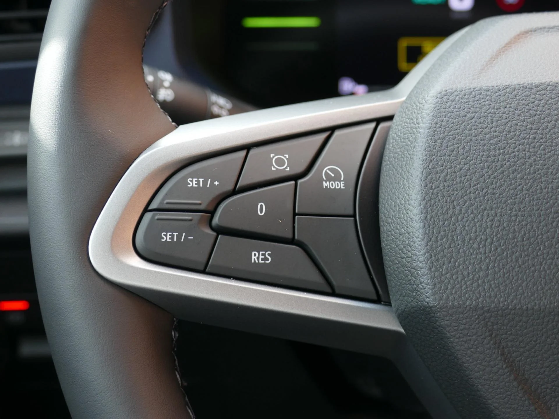 DACIA DUSTER - Miniature 14 sur 26 - Cliquer pour voir cette photo