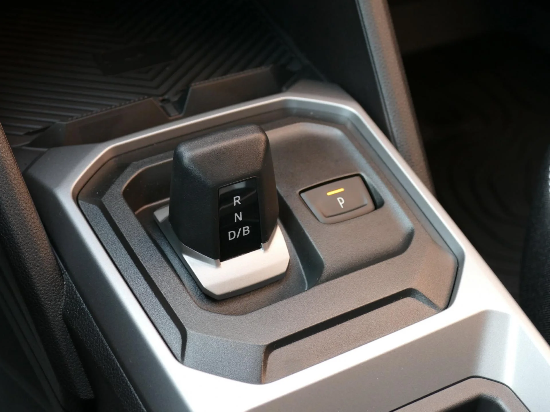 DACIA DUSTER - Miniature 16 sur 26 - Cliquer pour voir cette photo