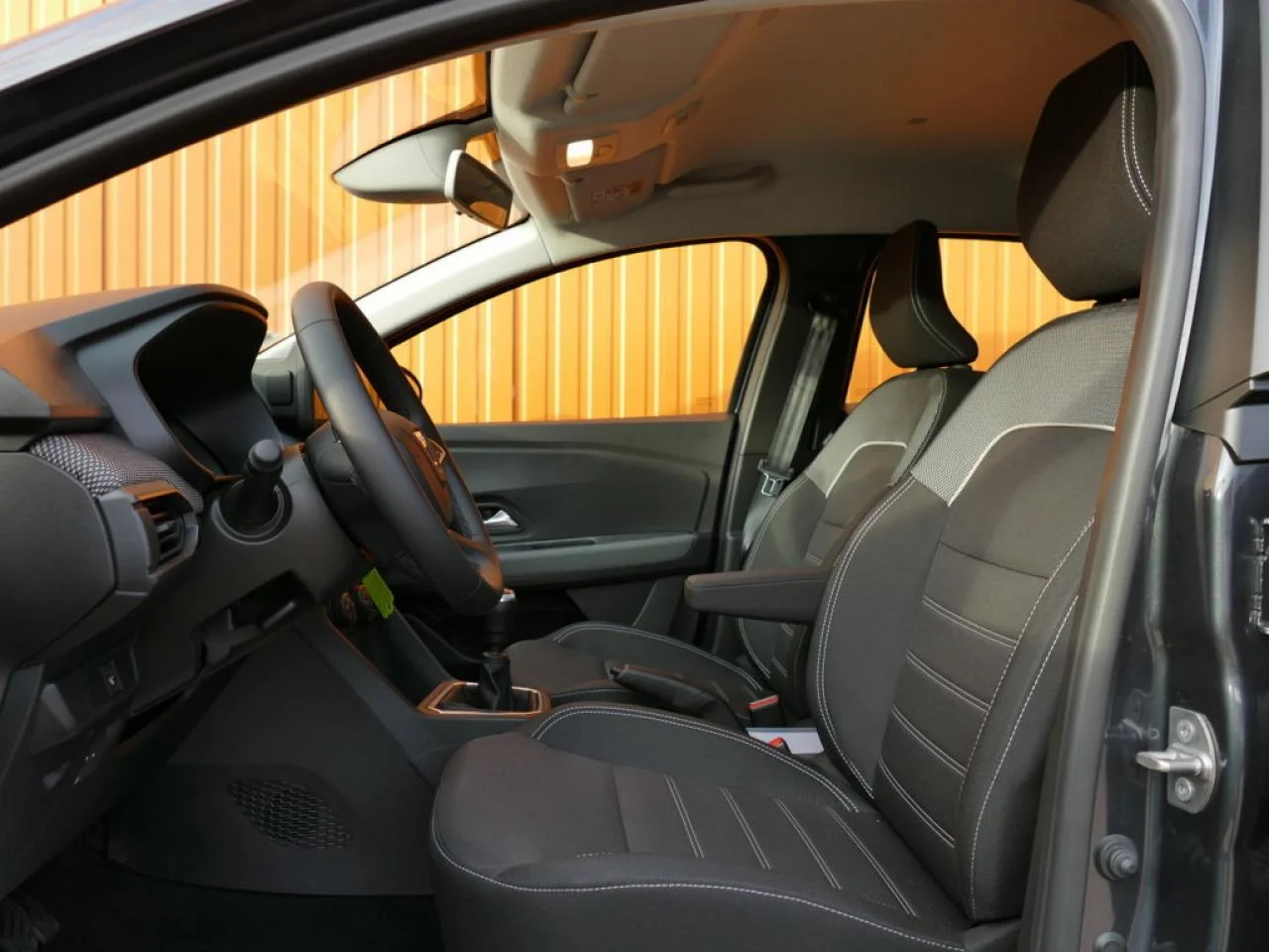 DACIA SANDERO - Miniature 5 sur 16 - Cliquer pour voir cette photo