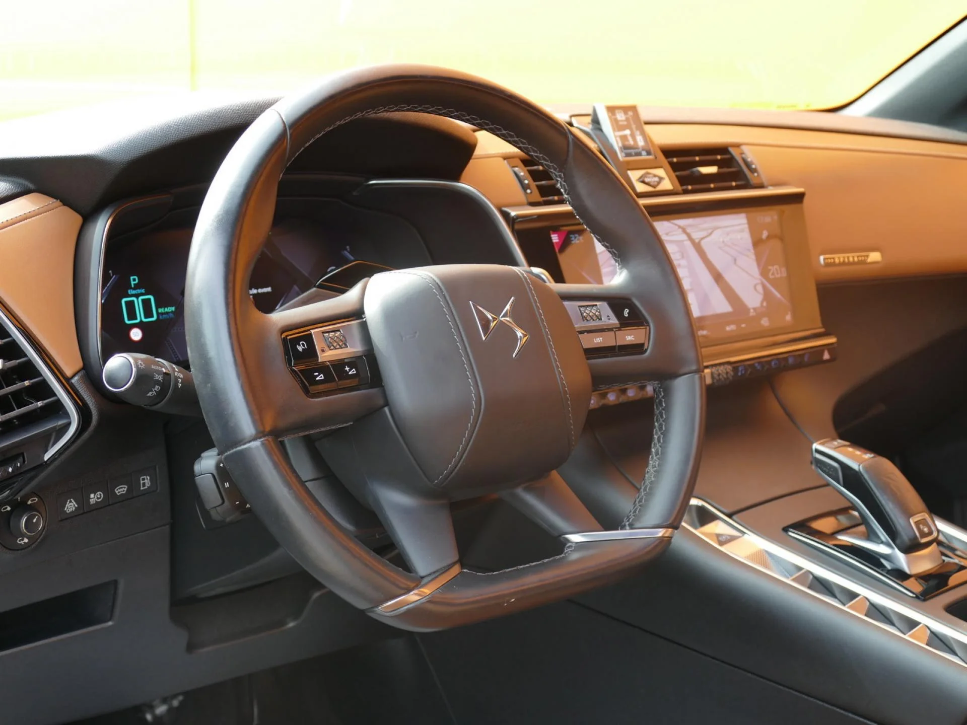 DS DS 7 CROSSBACK - Miniature 17 sur 34 - Cliquer pour voir cette photo