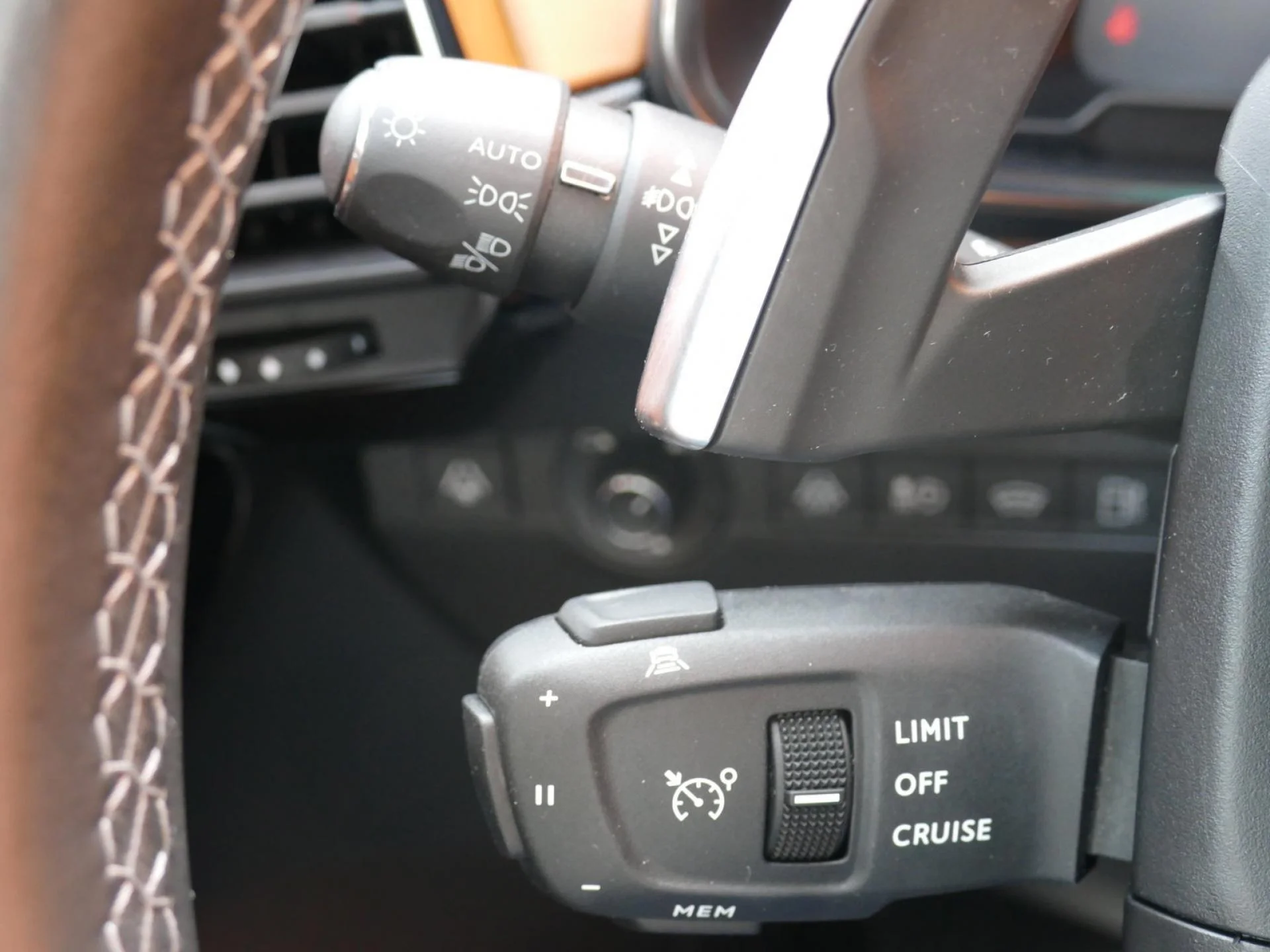 DS DS 7 CROSSBACK - Miniature 26 sur 34 - Cliquer pour voir cette photo