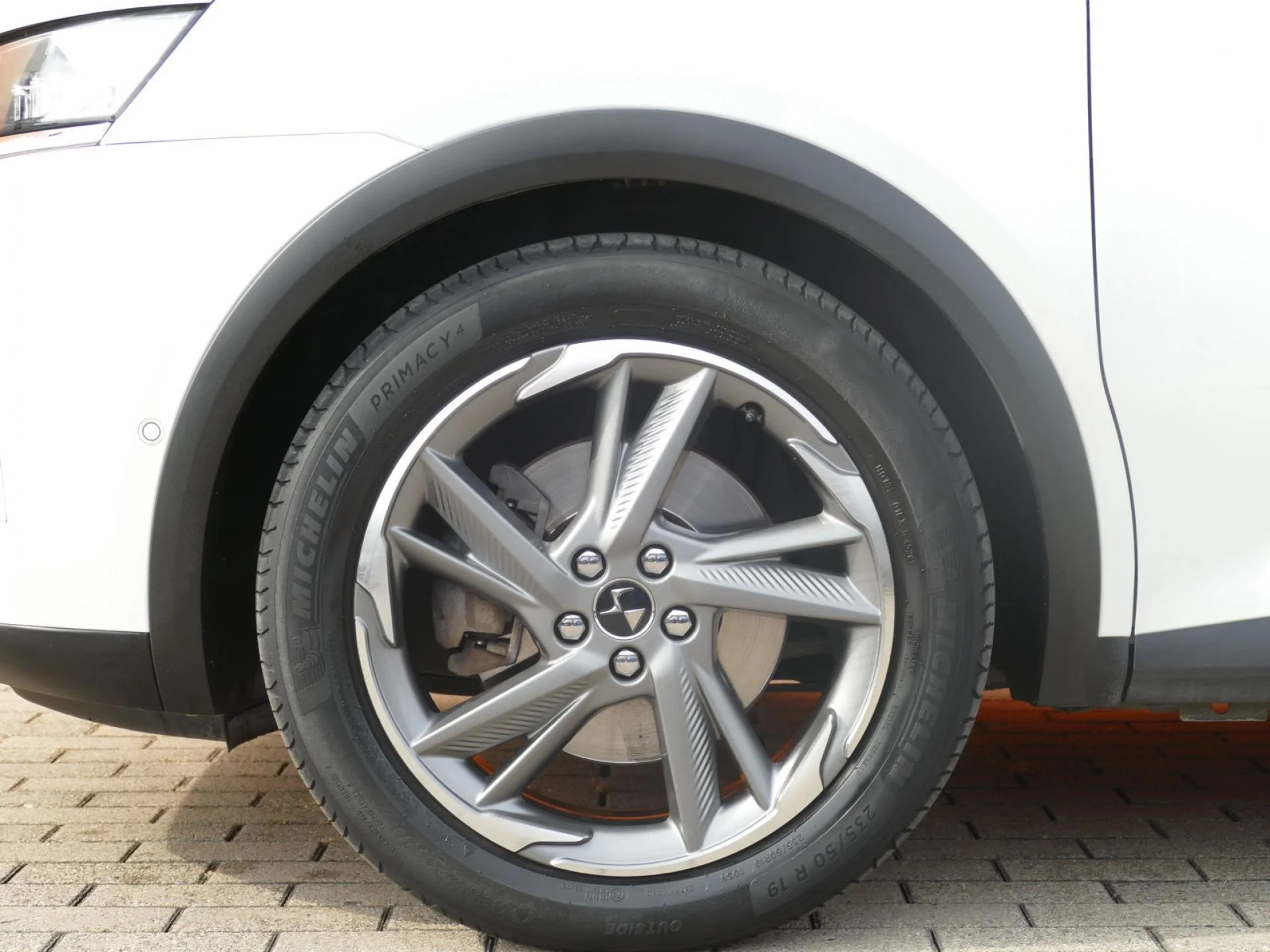 DS DS 7 CROSSBACK - Miniature 33 sur 34 - Cliquer pour voir cette photo