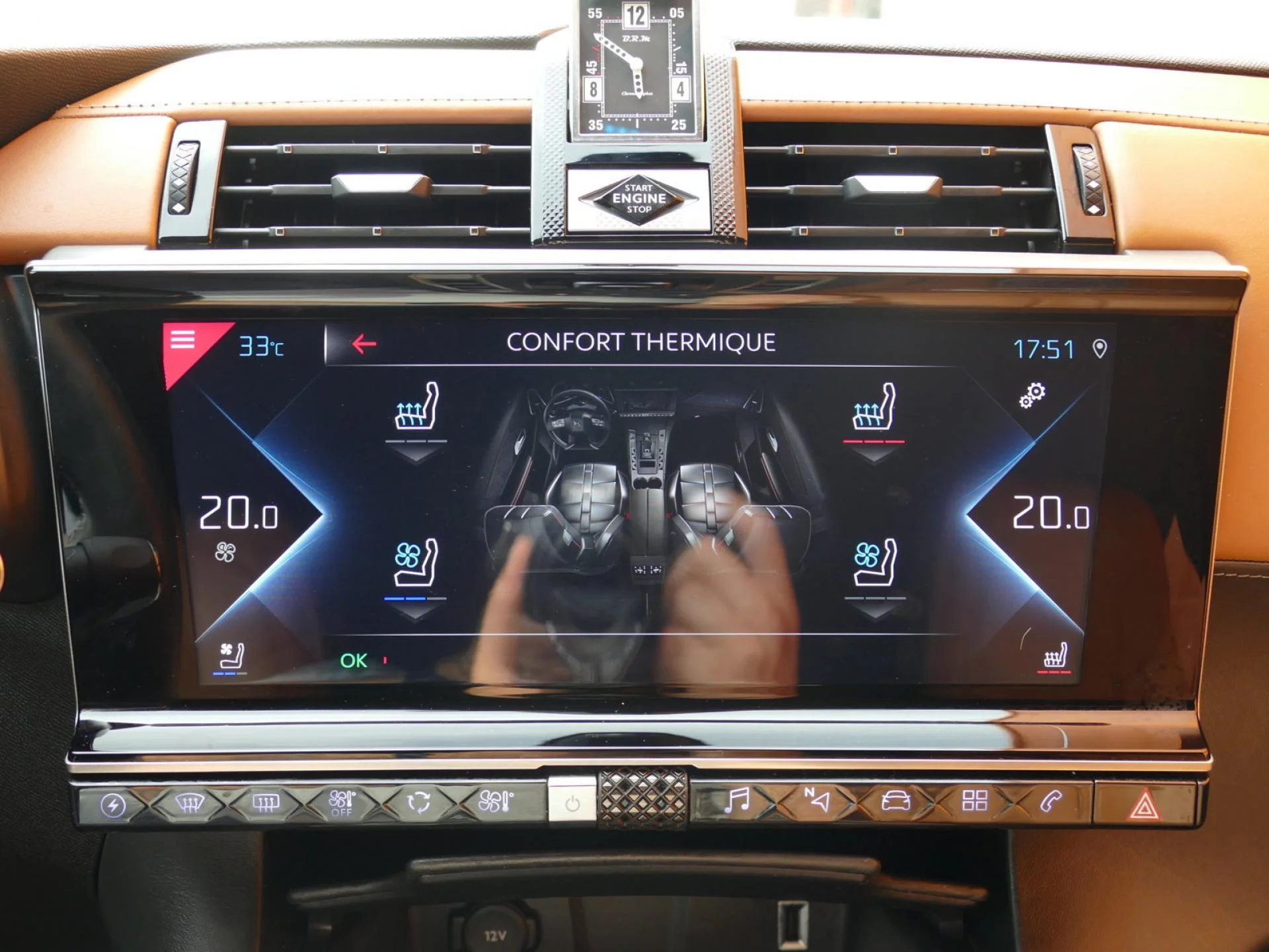 DS DS 7 CROSSBACK - Miniature 15 sur 34 - Cliquer pour voir cette photo
