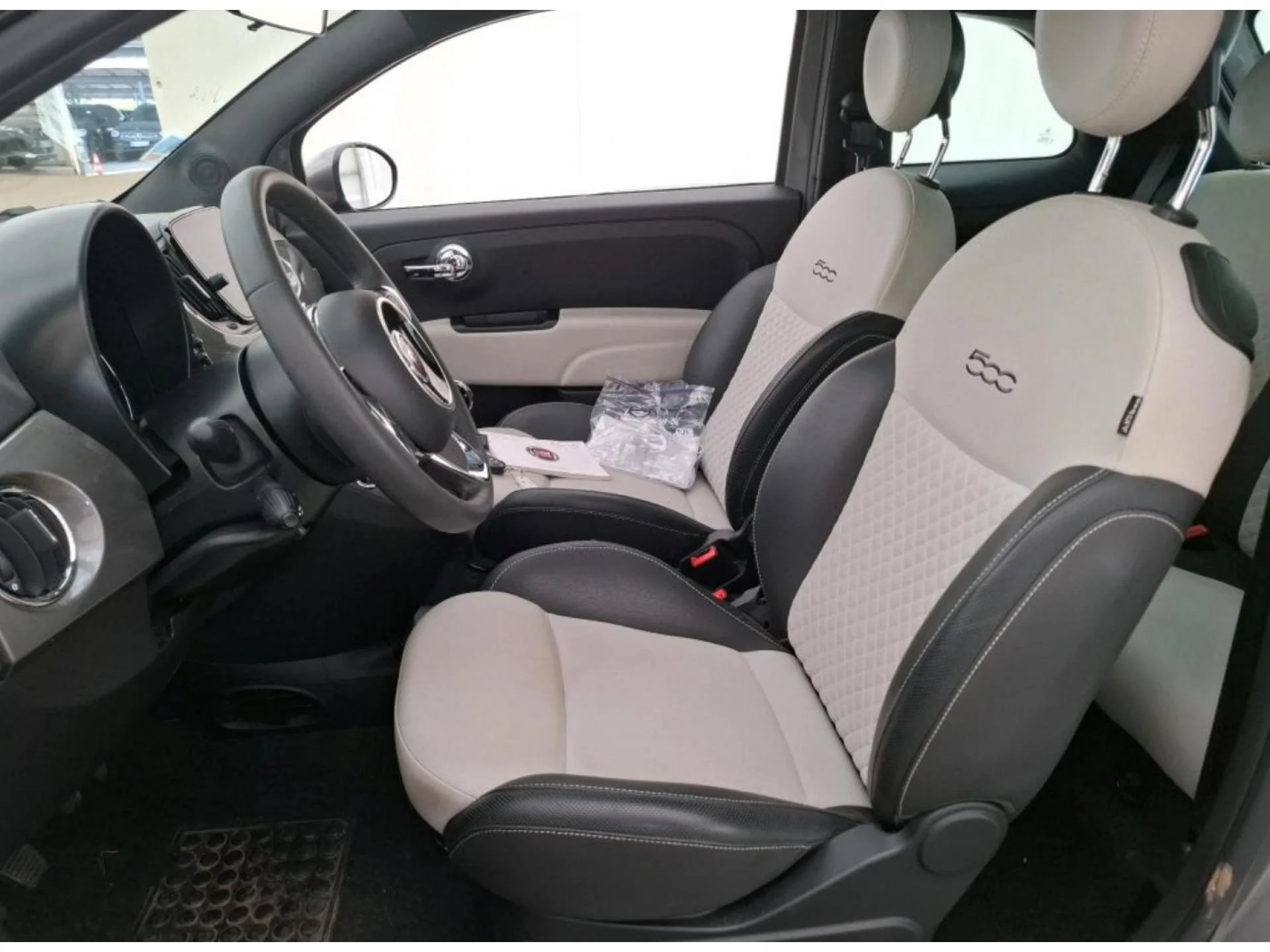 FIAT 500 - Miniature 9 sur 11 - Cliquer pour voir cette photo
