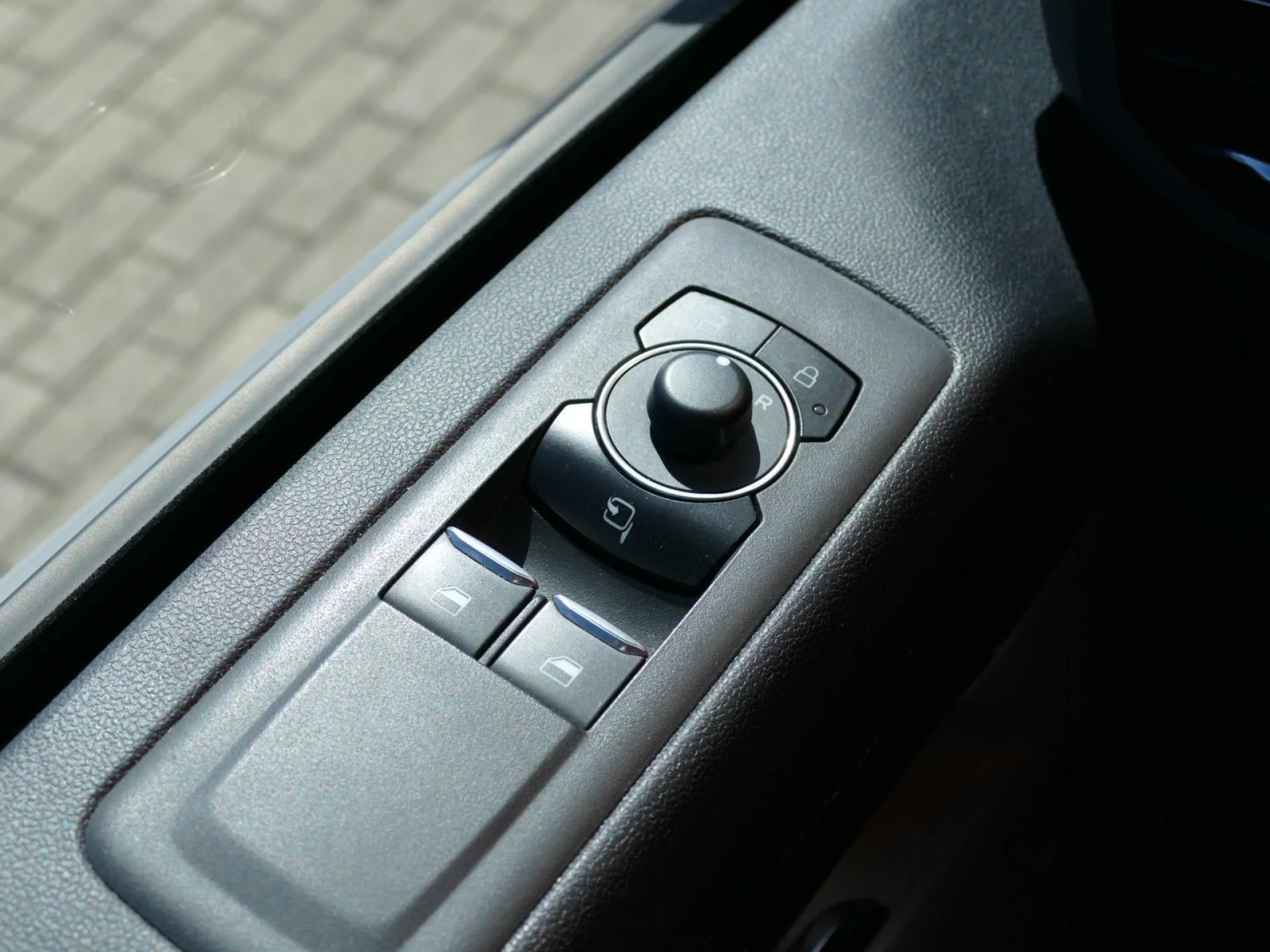 FORD TRANSIT CUSTOM - Miniature 25 sur 37 - Cliquer pour voir cette photo