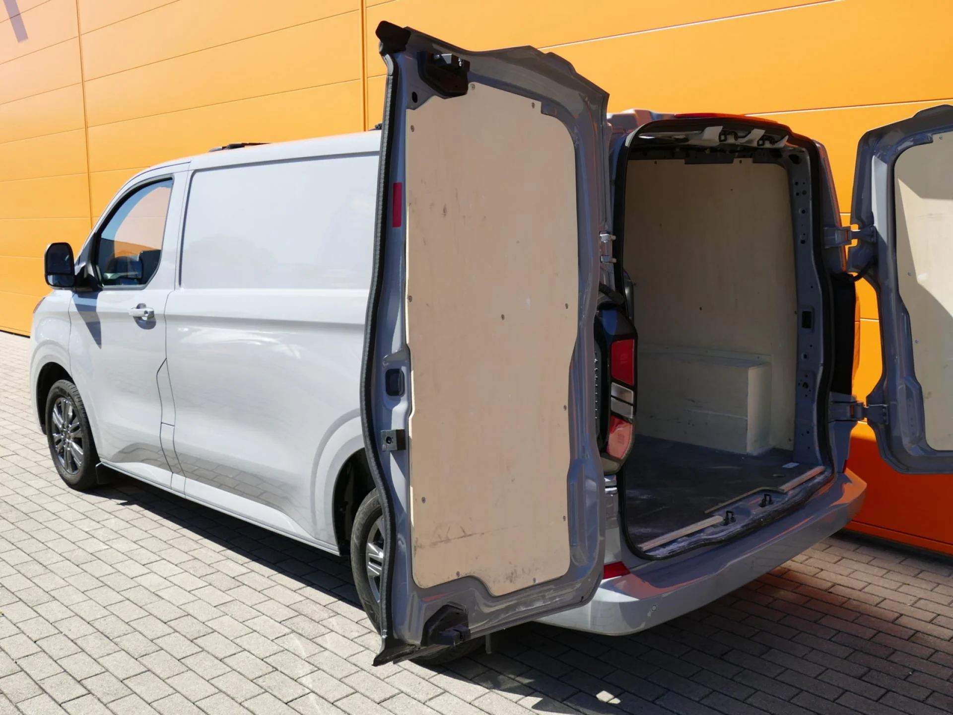 FORD TRANSIT CUSTOM - Miniature 31 sur 37 - Cliquer pour voir cette photo