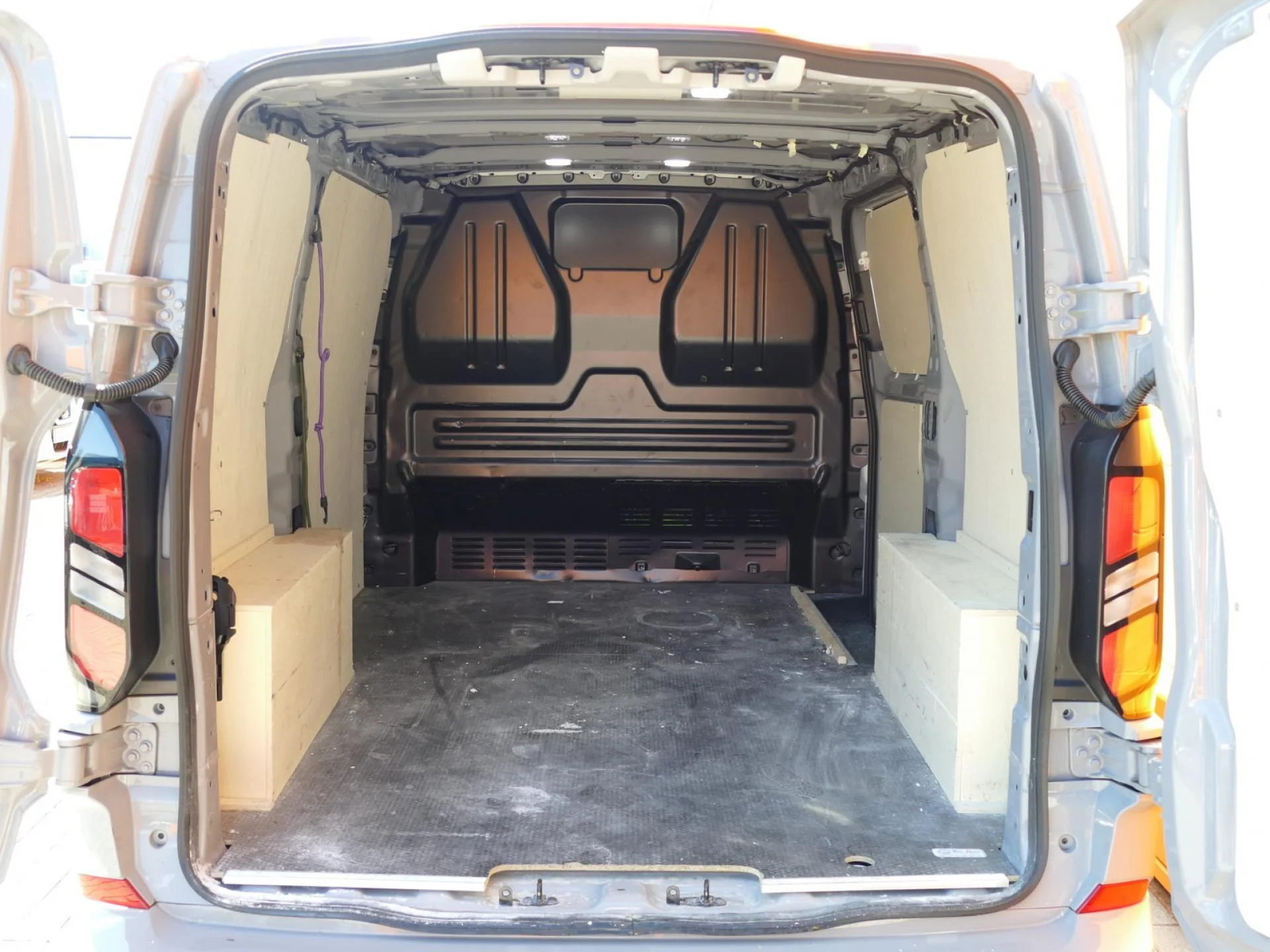 FORD TRANSIT CUSTOM - Miniature 9 sur 37 - Cliquer pour voir cette photo