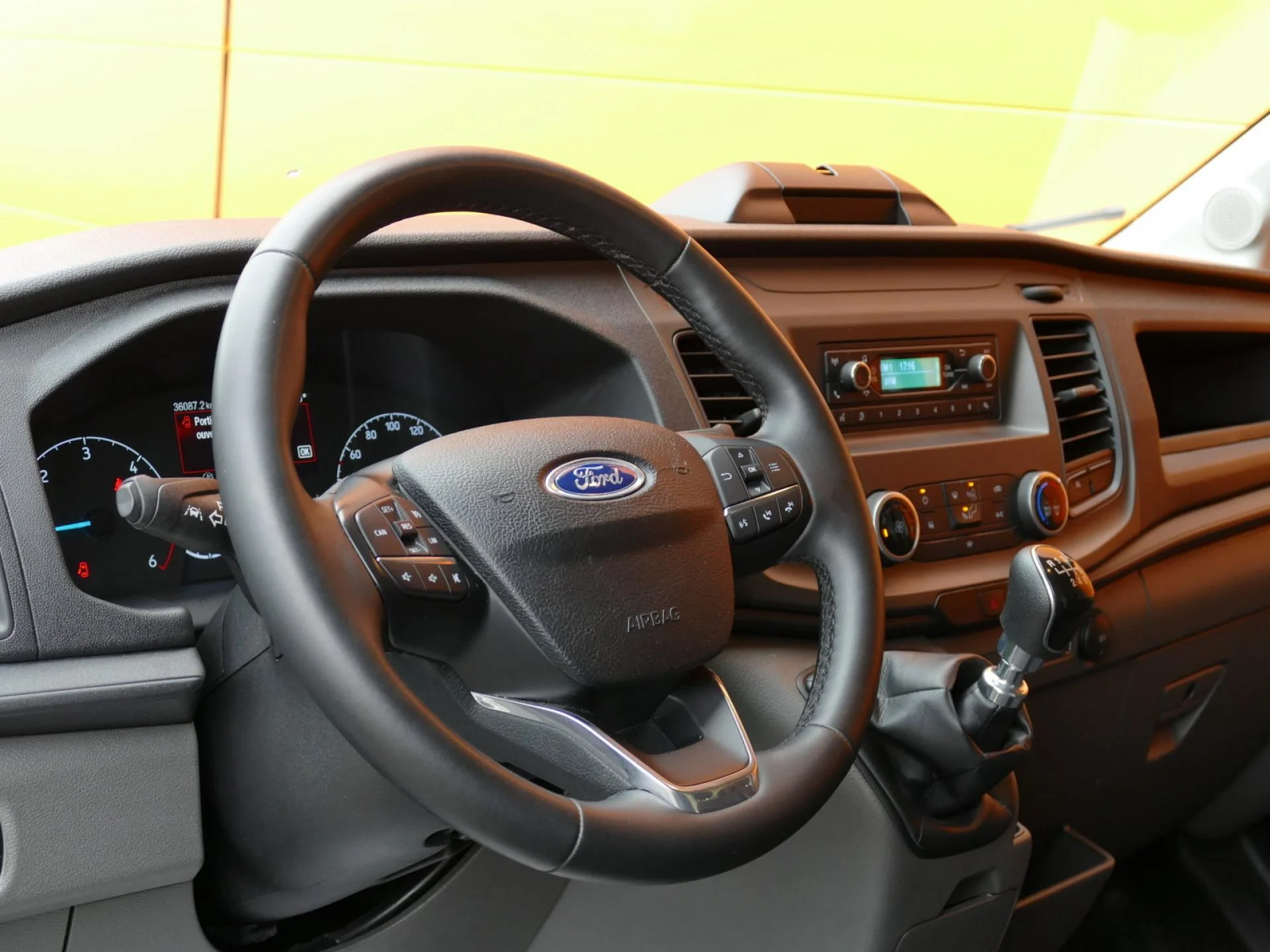FORD TRANSIT - Miniature 11 sur 33 - Cliquer pour voir cette photo