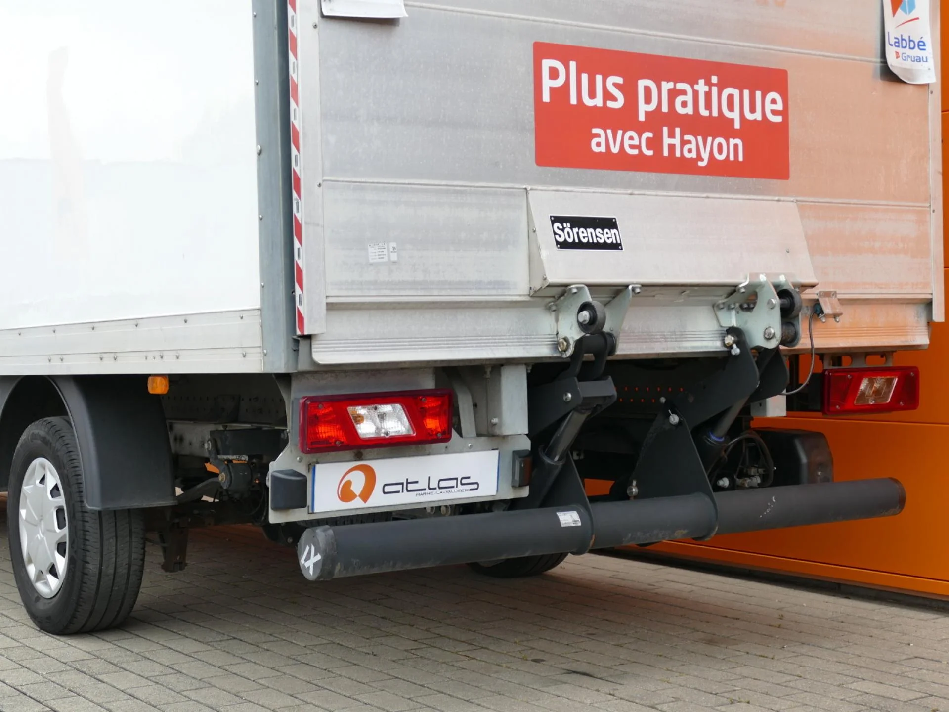 FORD TRANSIT - Miniature 31 sur 33 - Cliquer pour voir cette photo