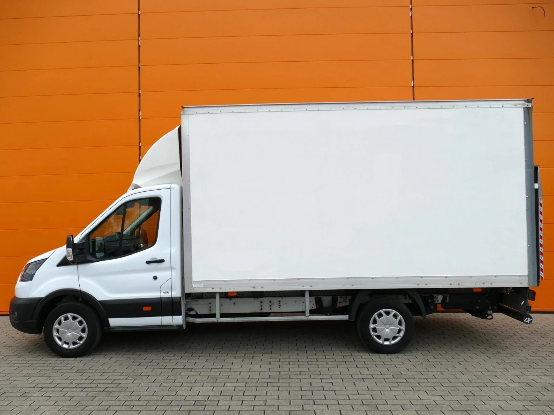 FORD TRANSIT - Miniature 3 sur 33 - Cliquer pour voir cette photo