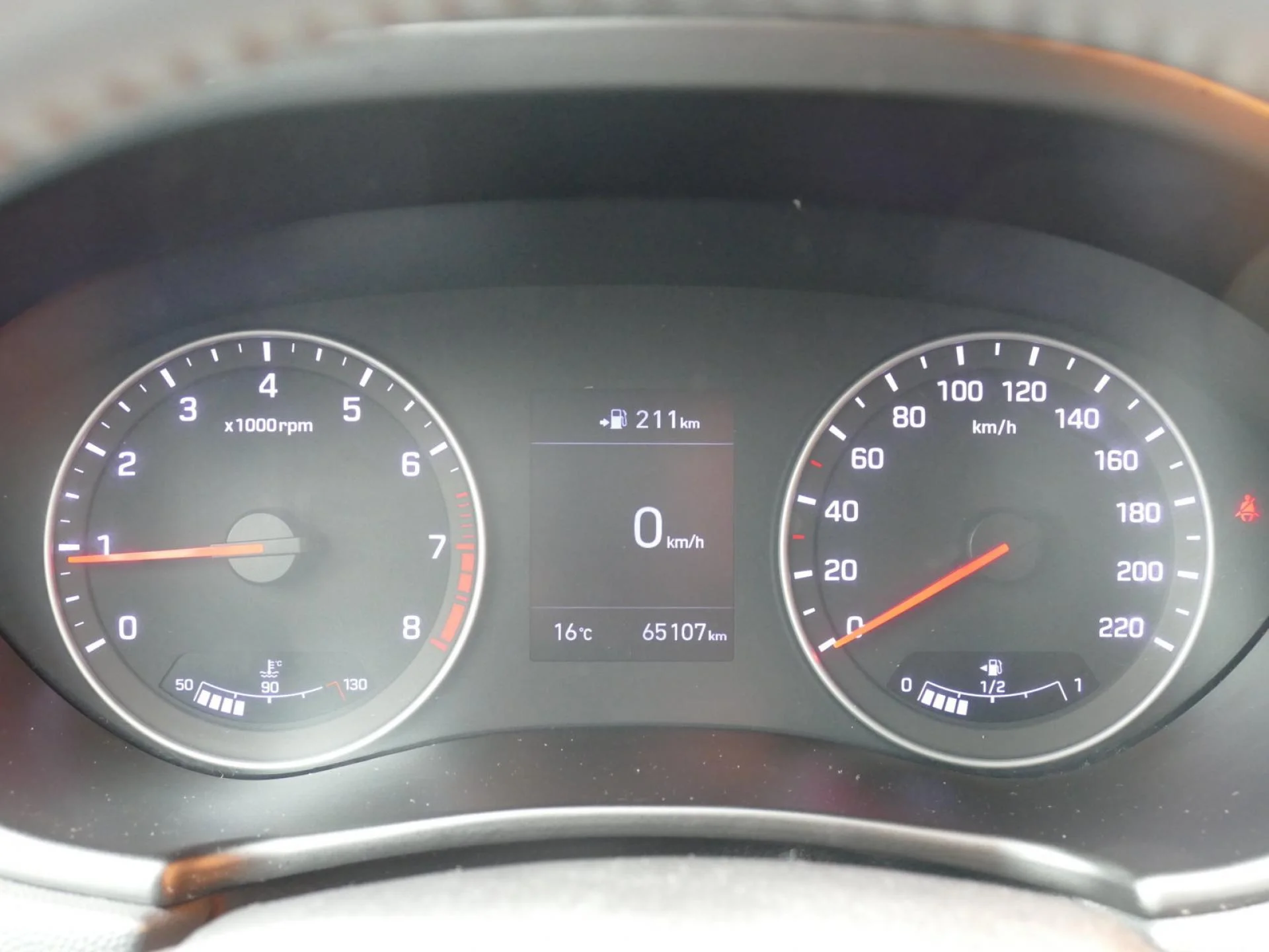 HYUNDAI i20 - Miniature 14 sur 32 - Cliquer pour voir cette photo