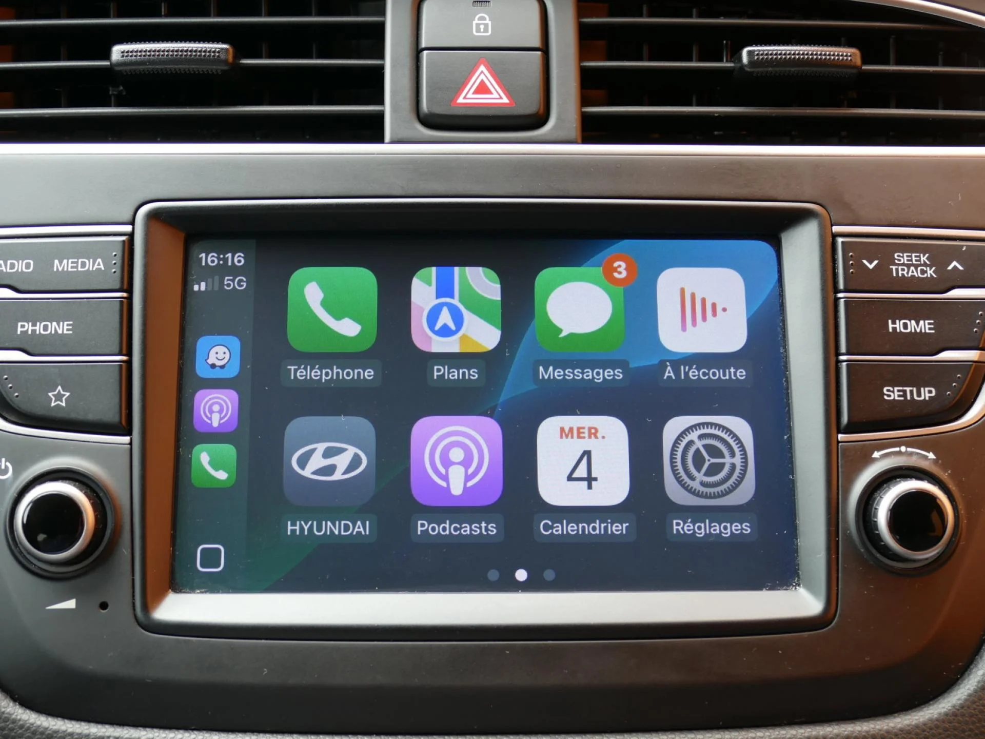 HYUNDAI i20 - Miniature 11 sur 32 - Cliquer pour voir cette photo