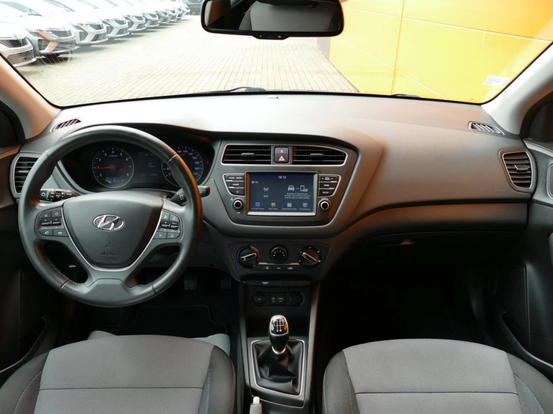 HYUNDAI i20 - Miniature 5 sur 32 - Cliquer pour voir cette photo
