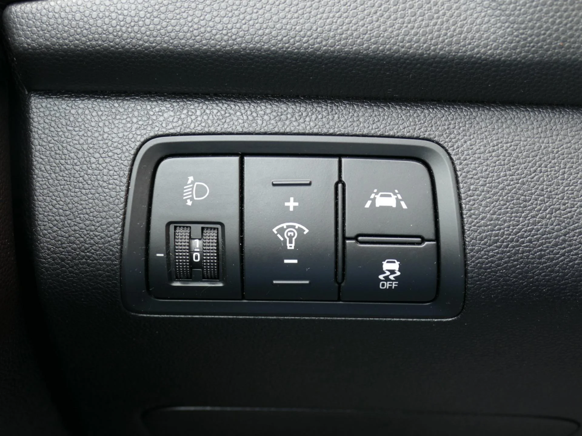 HYUNDAI i20 - Miniature 17 sur 32 - Cliquer pour voir cette photo